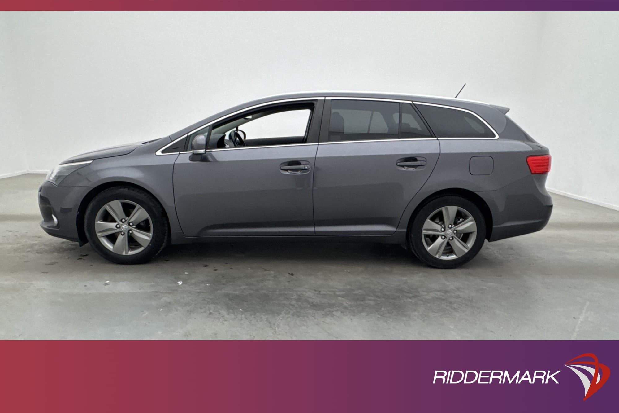 Toyota Avensis 1.8 147hk Edition 50 M-Värm Kamera 2 Brukare