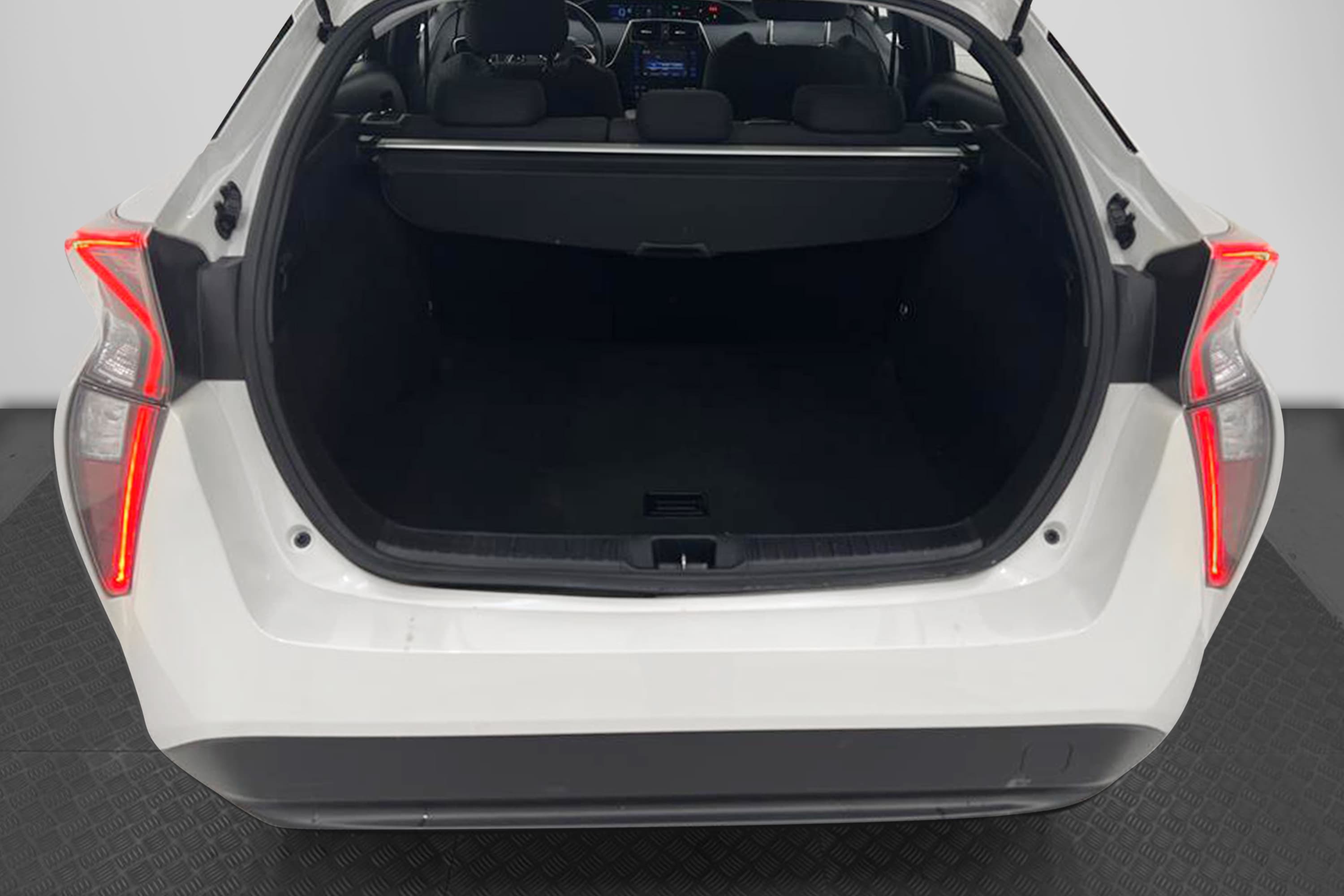 Toyota Prius 1.8 HSD 122hk Navi B-Kam Låg Skatt  0,33L/milinteriör