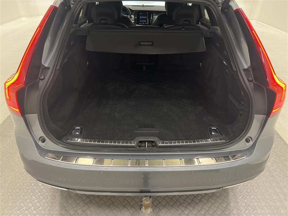 Volvo V90 T8 AWD TwEn 392hk R-Design B&W Drag Värmareinteriör