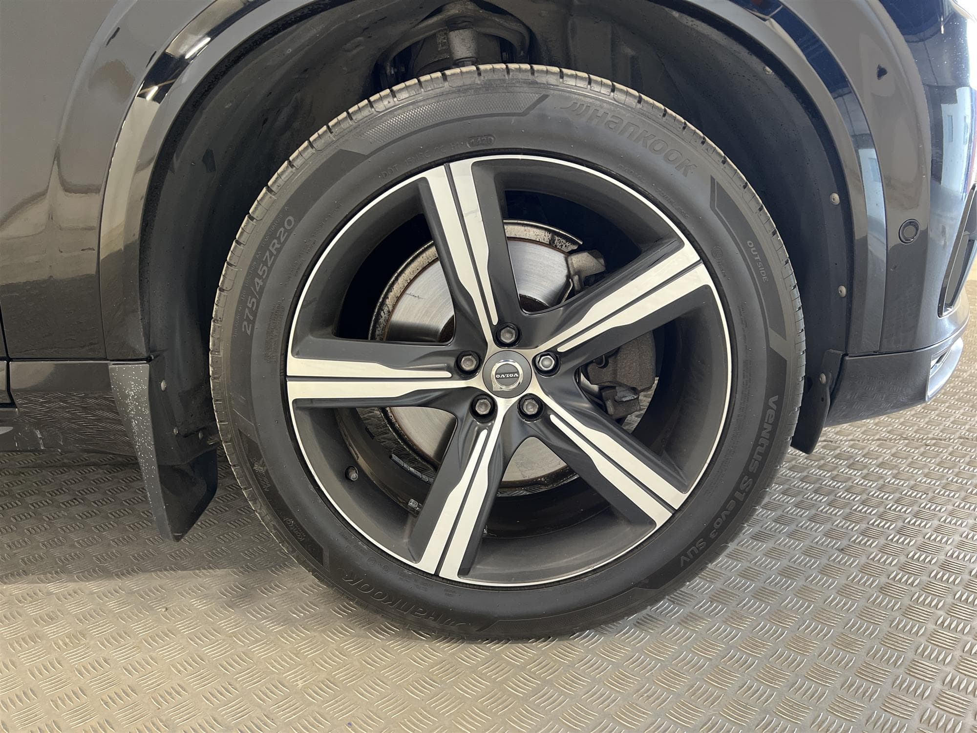 Volvo XC90 D5 AWD 235hk R Design Voc D-Värm Pano HUD 7 Sits
