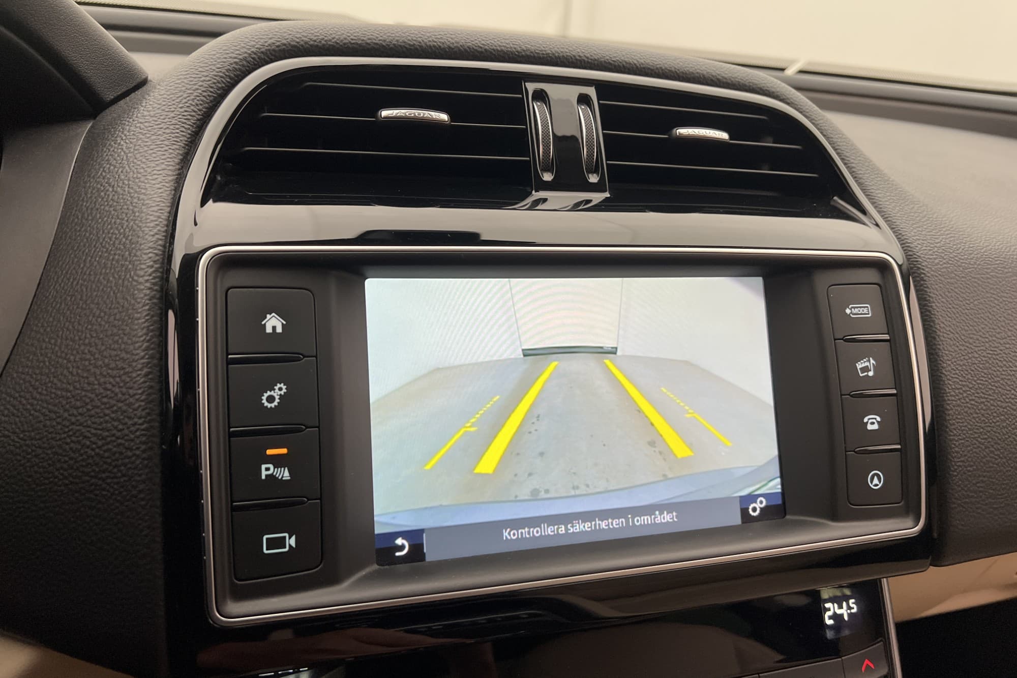 Jaguar XE 20d AWD 180hk Skinn Kamera Navi 0,47l/Mil