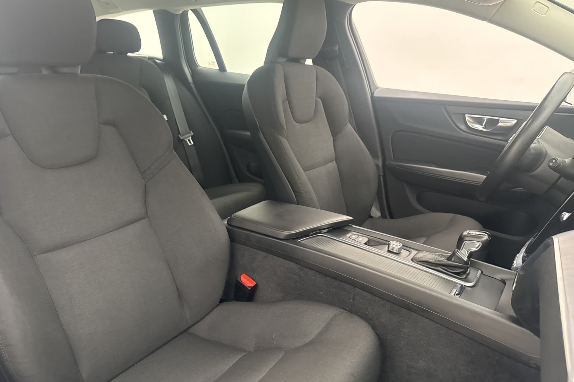 Volvo V60 D3 Momentum VOC Värmare Sensorer CarPlay Rattvärme