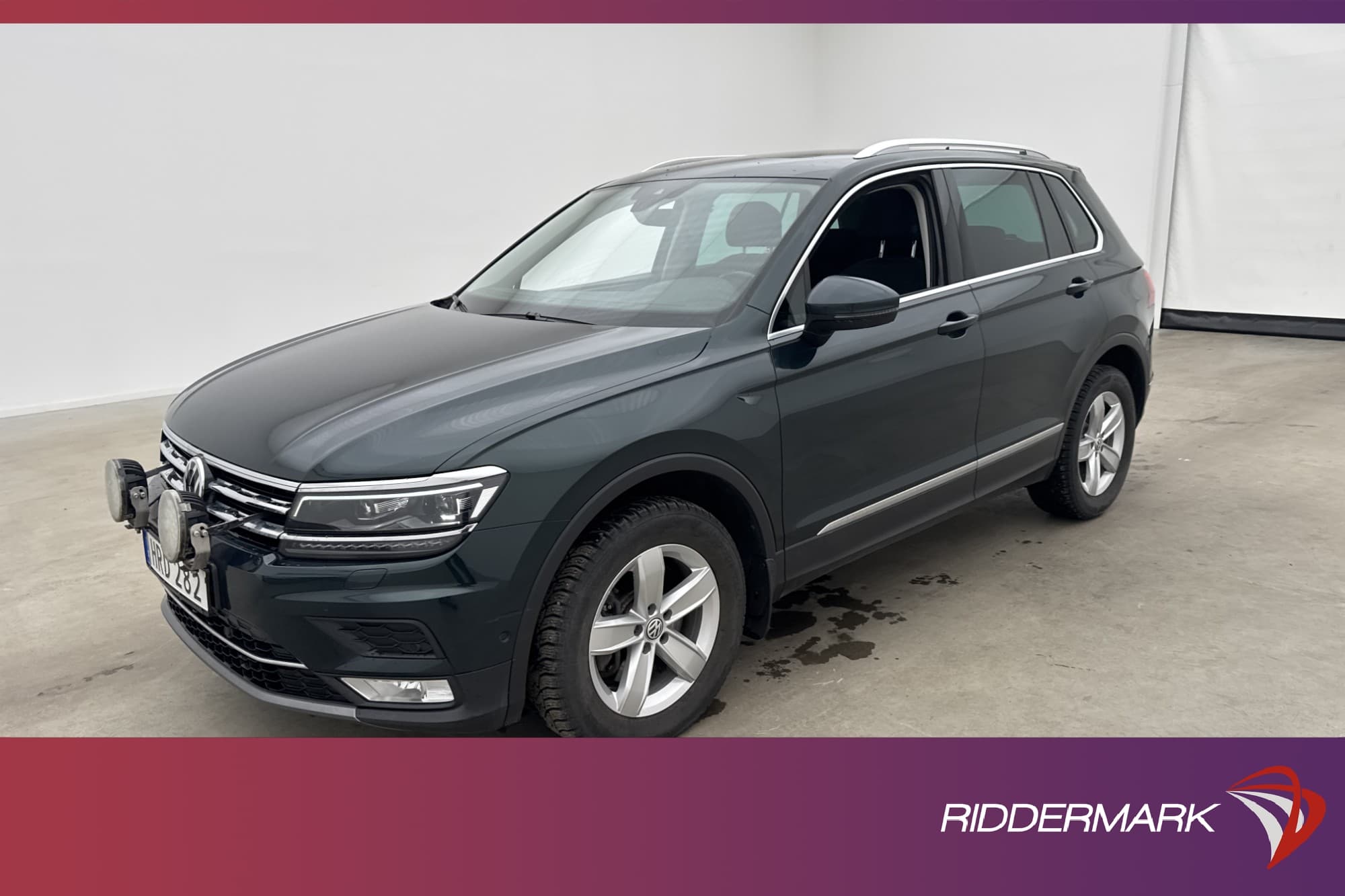 Volkswagen Tiguan 4M Värmare Panorama Cockpit Kamera Drag