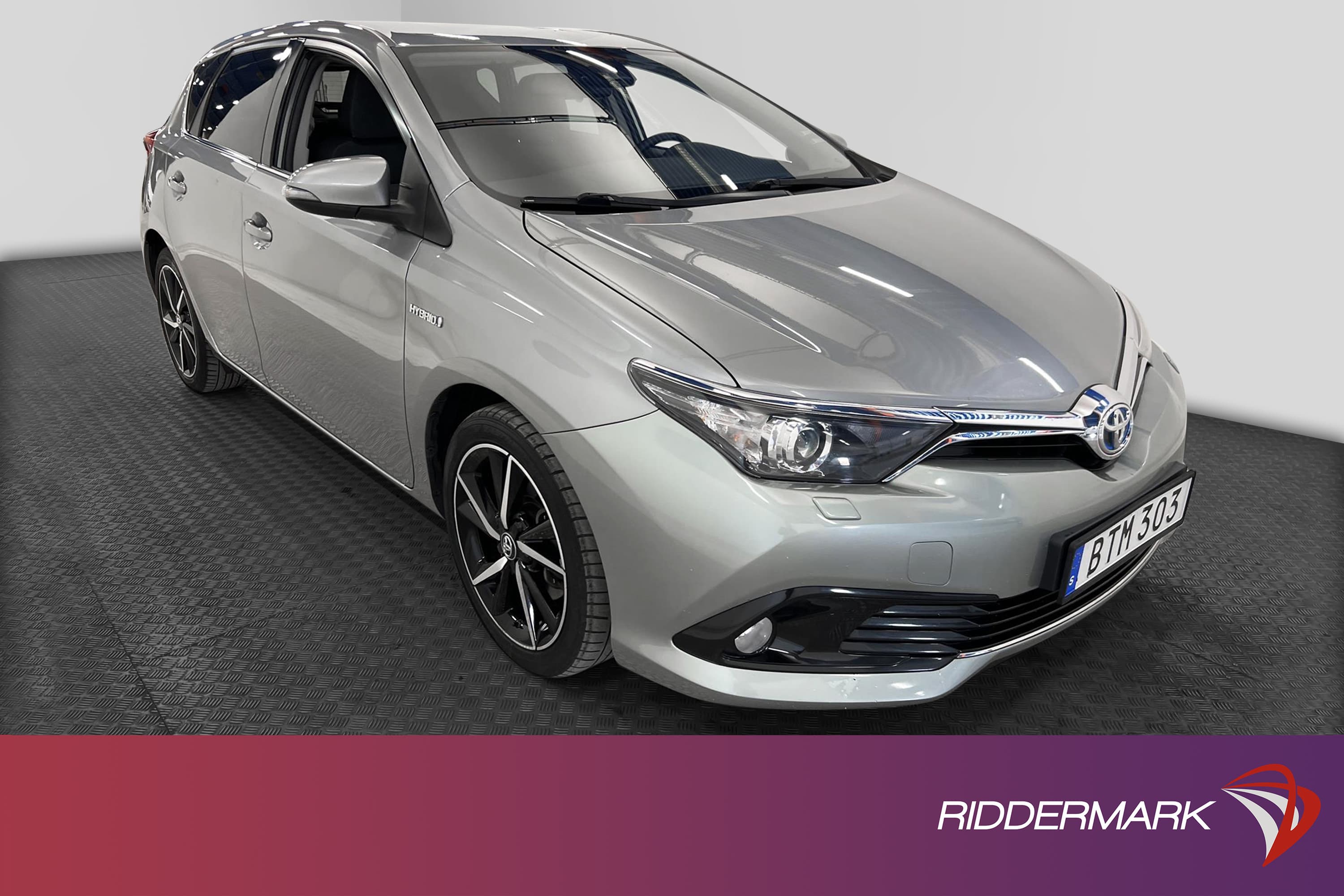Toyota Auris Hybrid e-CVT 136hk B-Kam 360kr Skatt 0,39L/mil