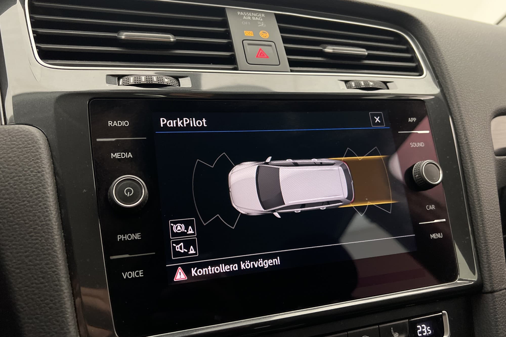 Volkswagen Golf 1.5 TSI 150hk GT Värm Sensorer CarPlay MOMS