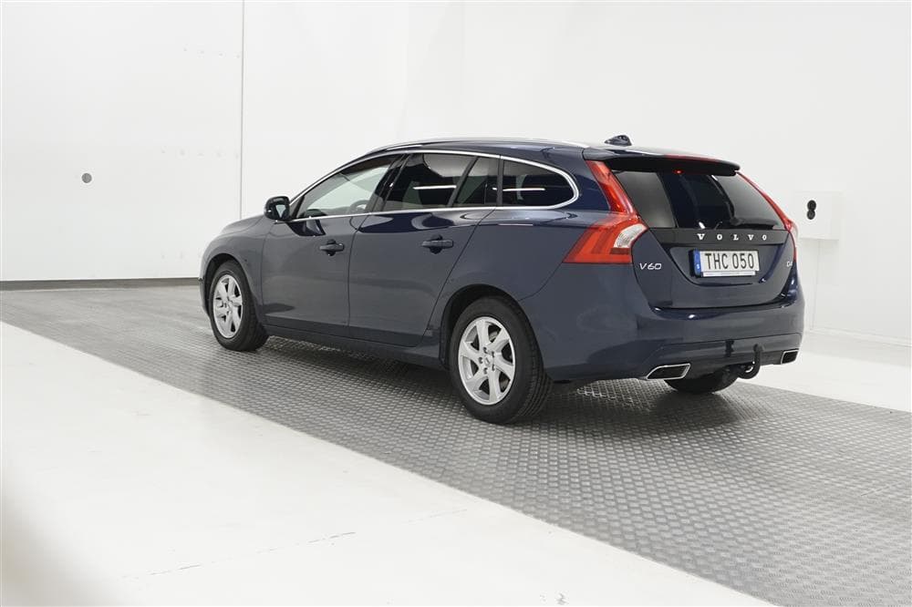 Volvo V60 D4 181hk Summum GPS D-värm Perf-sound Drag Välserv