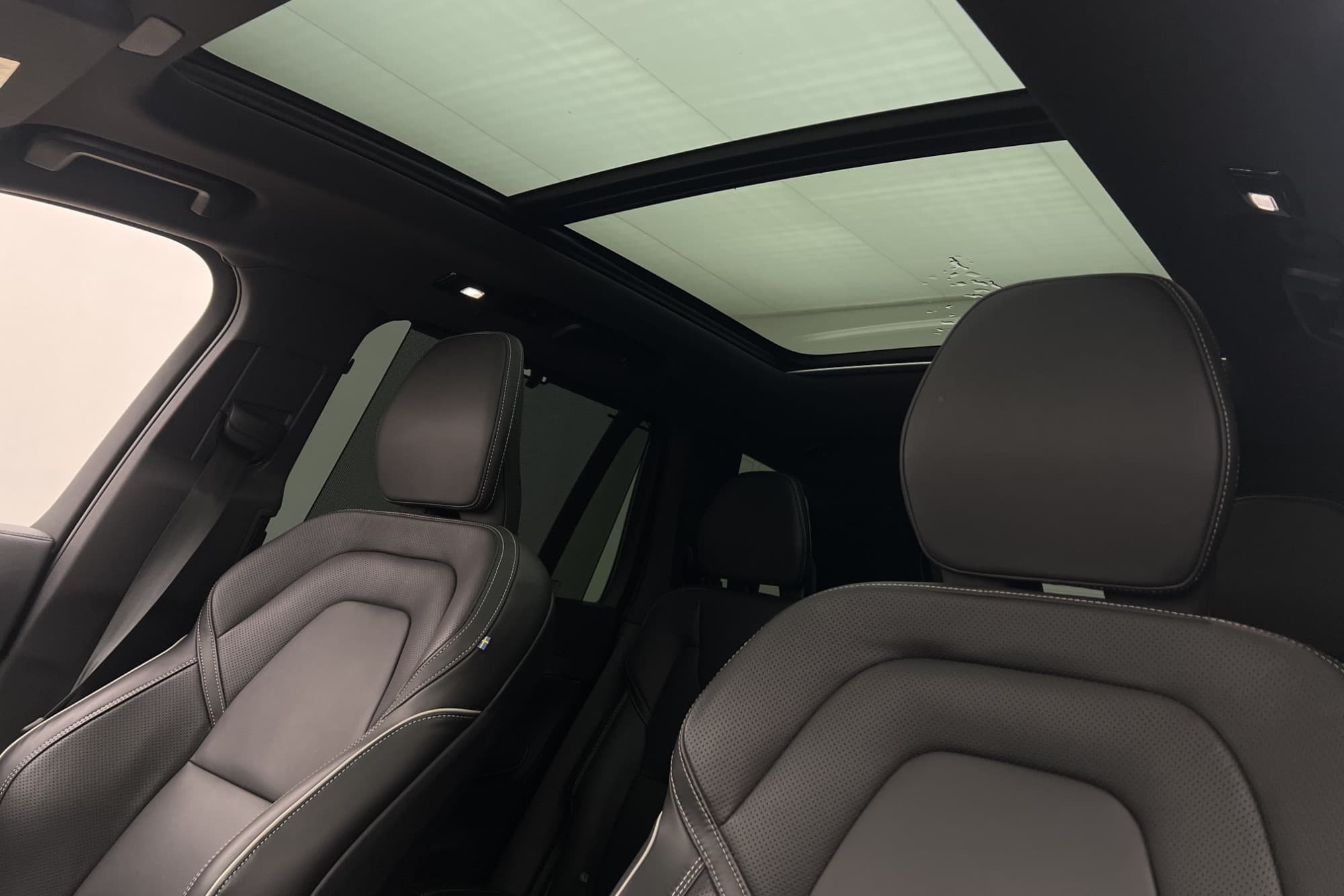 Volvo XC90 Recharge T8 Ultimate Dark 7-Sits B&W Pano MOMS