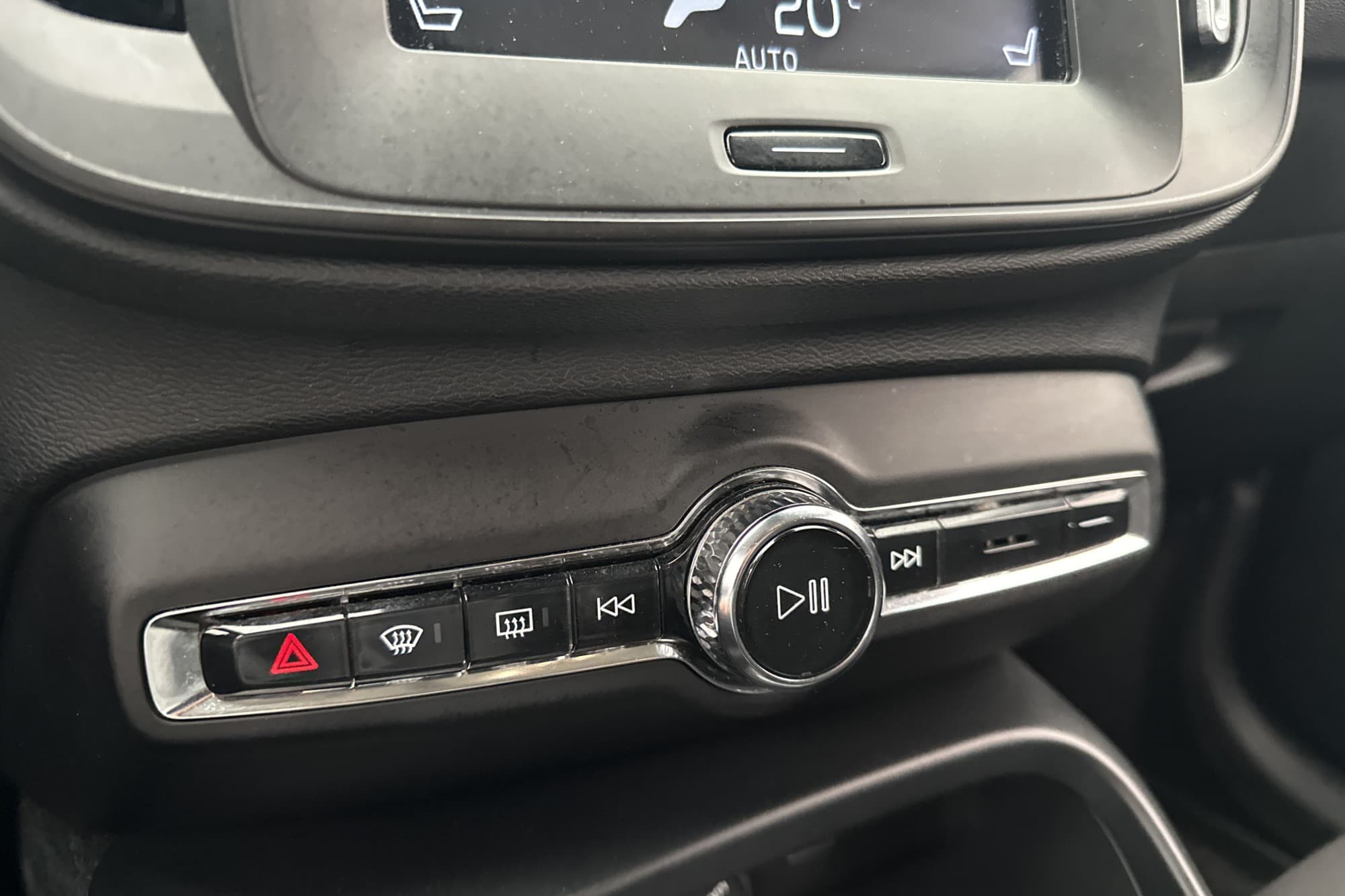 Volvo XC40 D3 MOMS Dubbelkommando D-Värm Rattvärme Sensorer