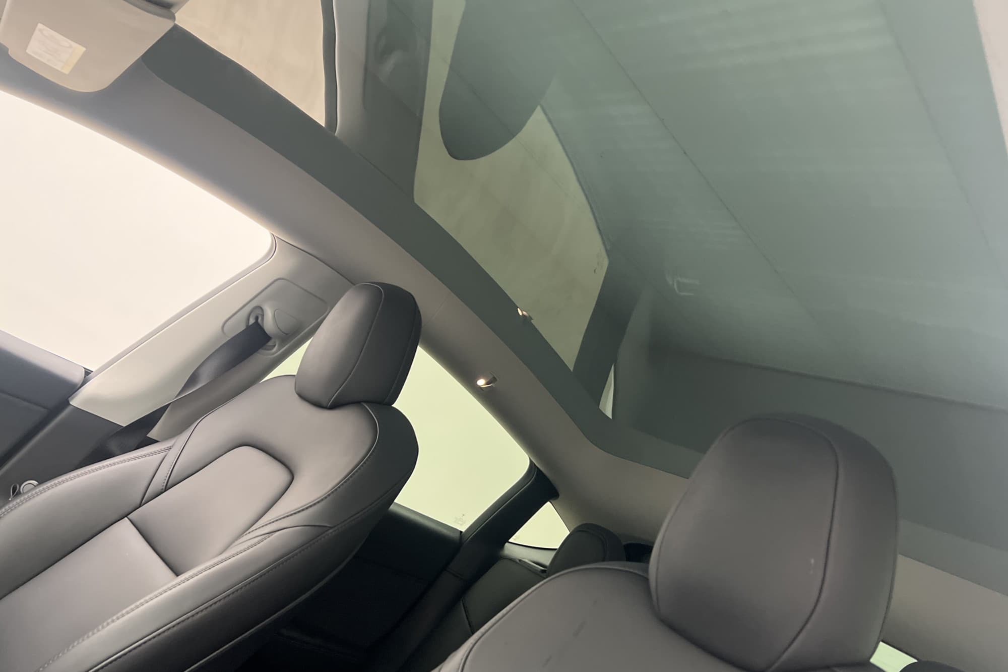 Tesla Model Y Long Range AWD Autopilot Svensksåld MOMS