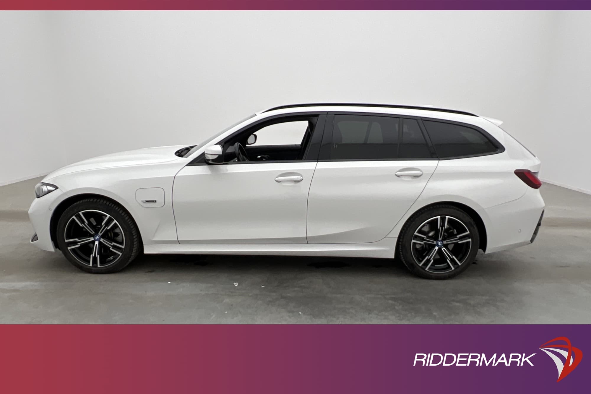 BMW 330e xDrive 292hk
