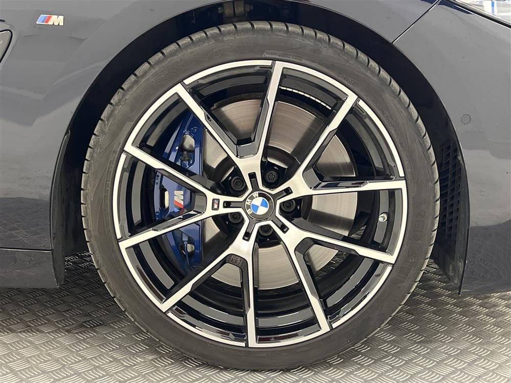 BMW M850i xDrive Coupé 530hk Carbon Core B&W 360° HUD