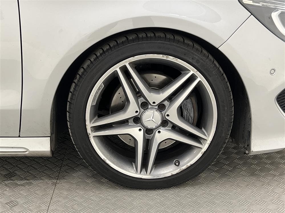 Mercedes-Benz CLA 250 211hk  AMG Pano Navi Drag Skinn