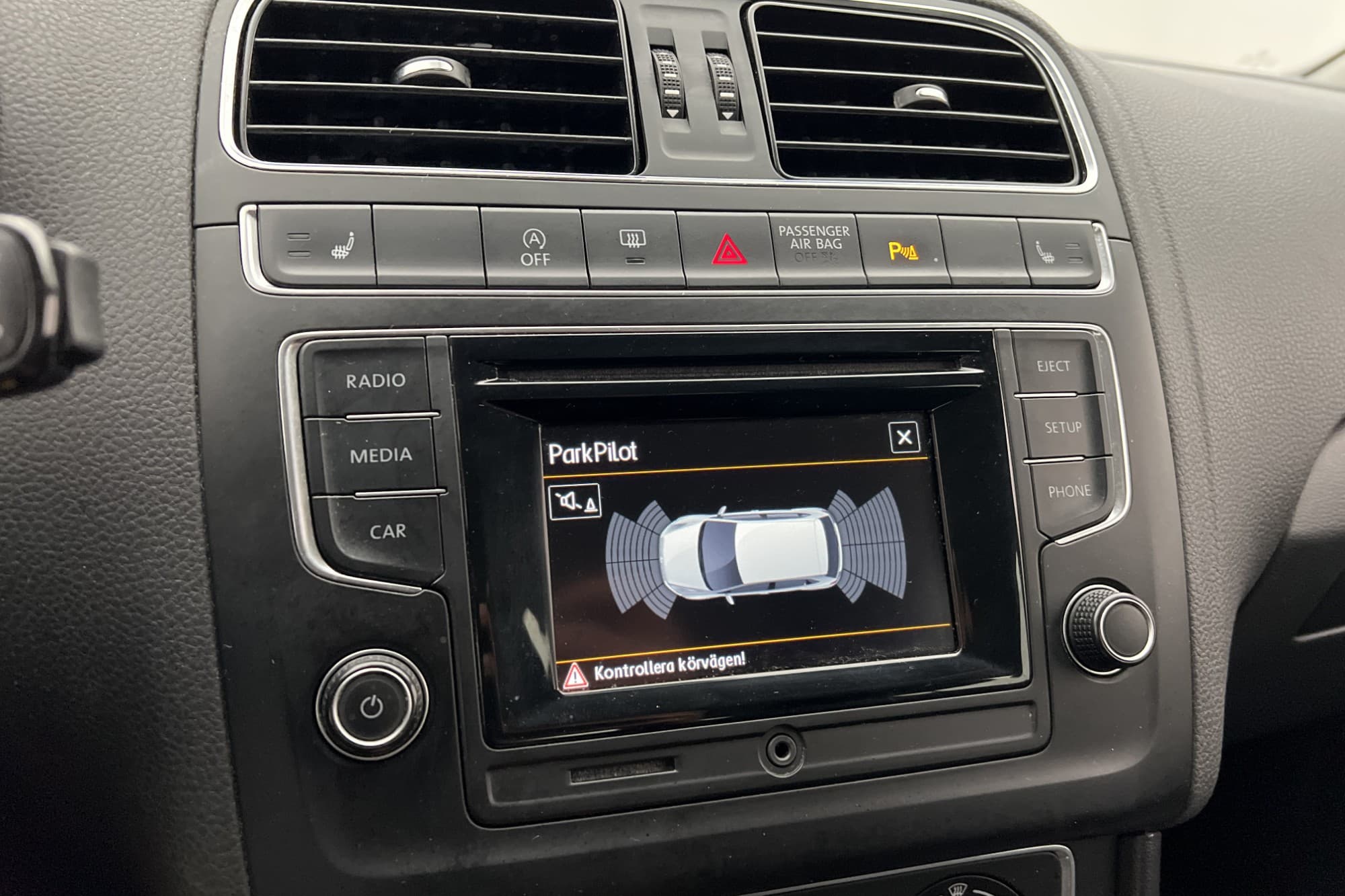 Volkswagen Polo TSI 90hk P-Sensorer Farthållare Bluetooth