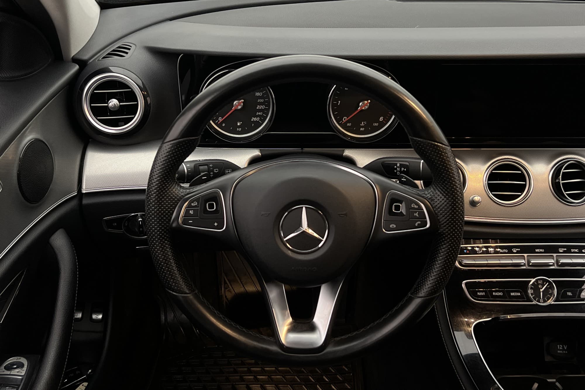 Mercedes-Benz E 220 T d 194hk Avantgarde Kamera Navi Drag