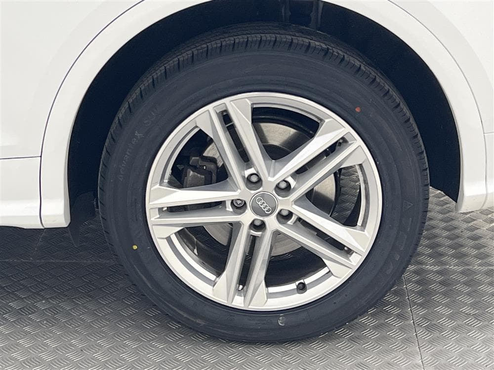 Audi Q5 40 TDI Quattro 190hk S-line Värmare Drag 0,53l/milinteriör