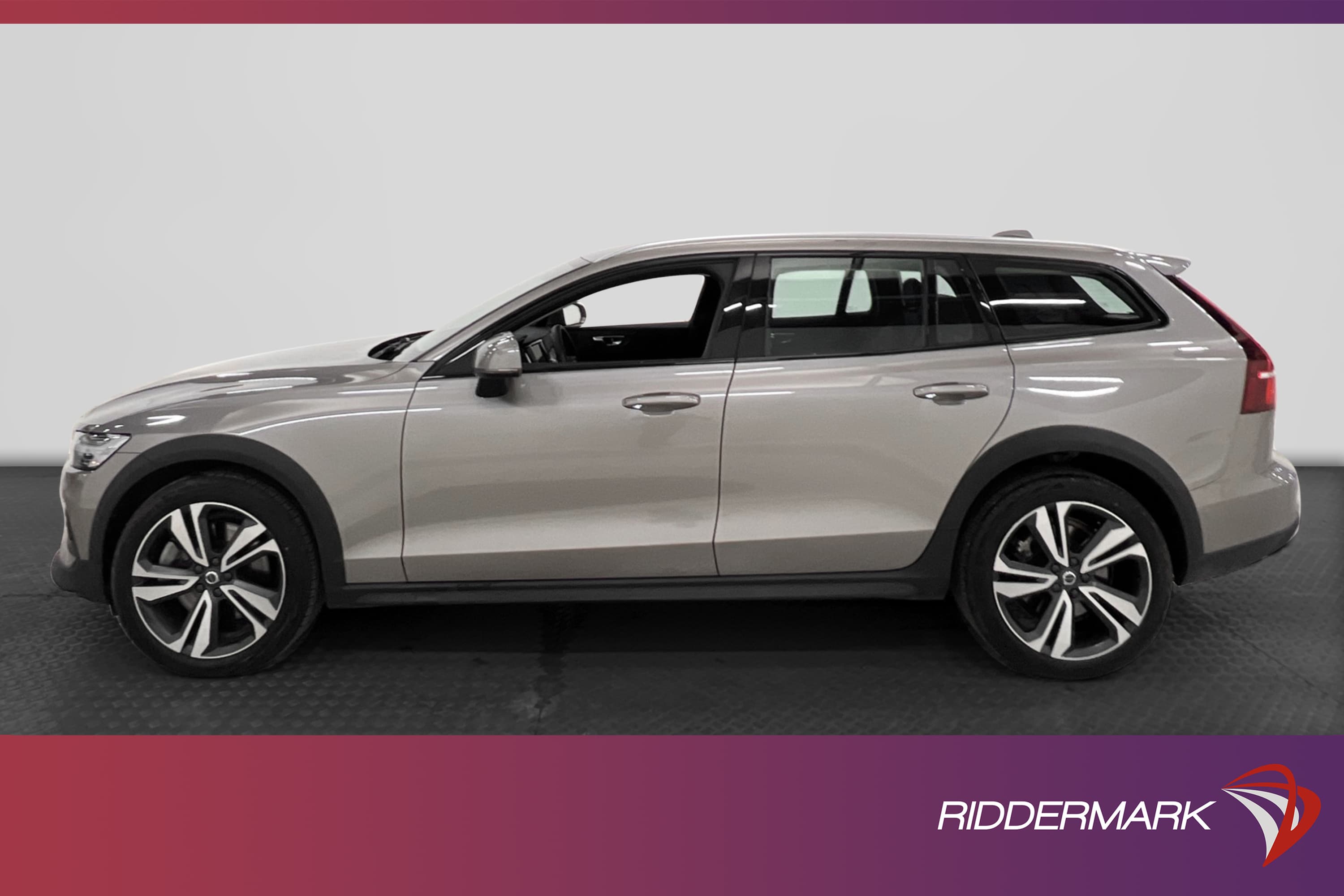 Volvo V60 Cross Country B5 AWD 250hk
