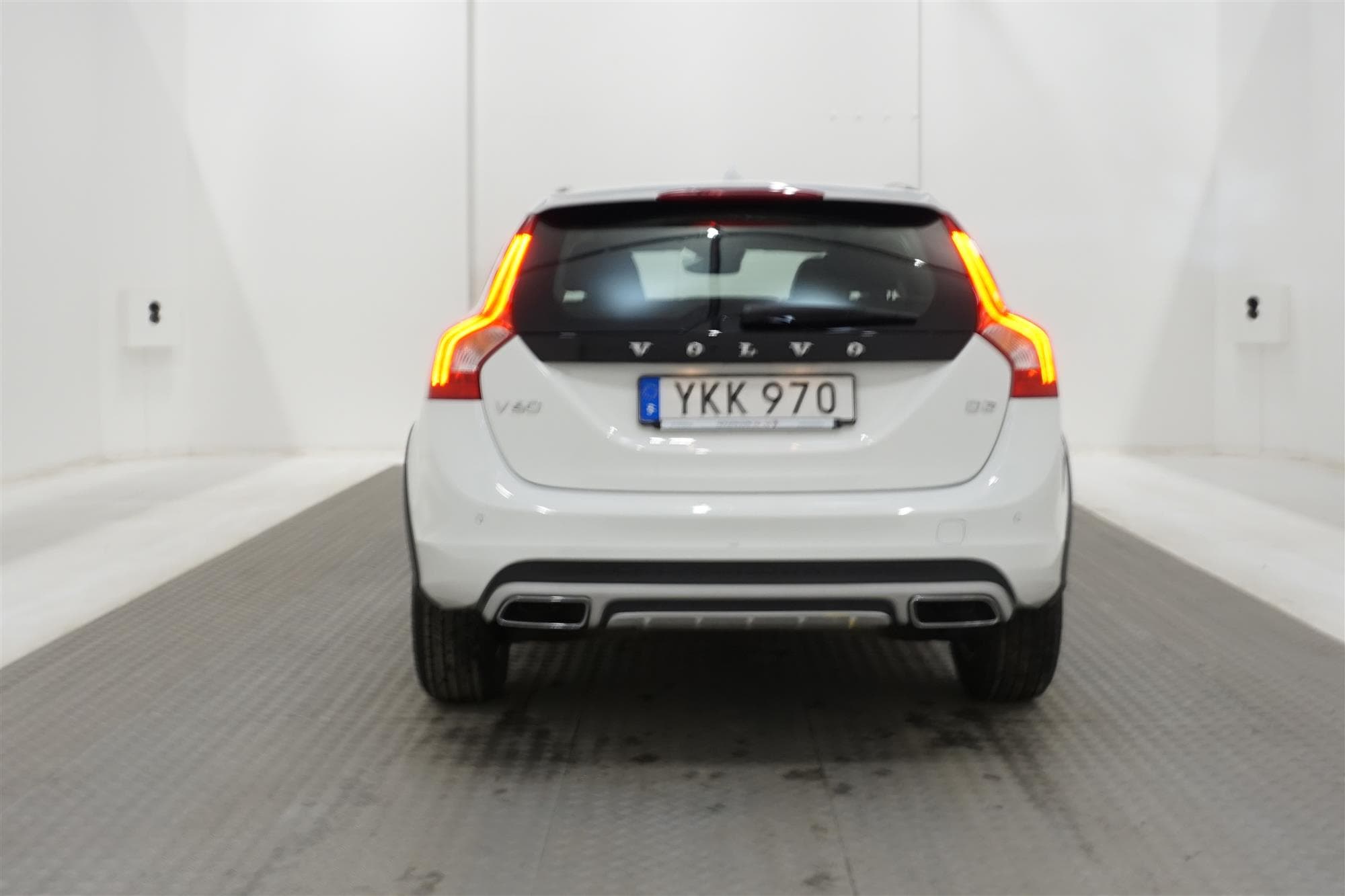 Volvo V60 Cross Country D3 150hk D-Värm P-Sensorer0,46L/mil