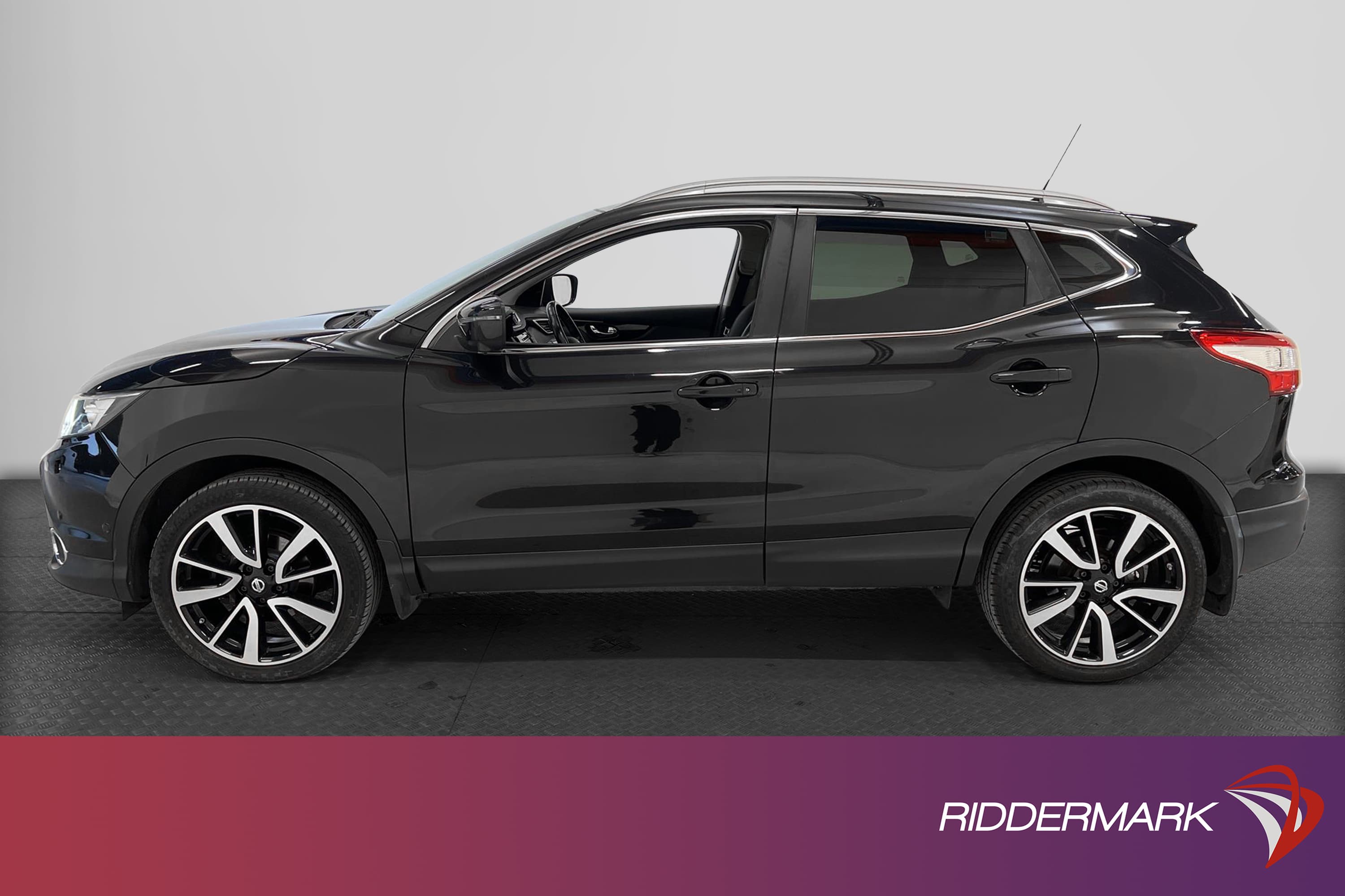 Nissan Qashqai 115hk TEKNA Motorvärmare 360° Pano Drag Navi