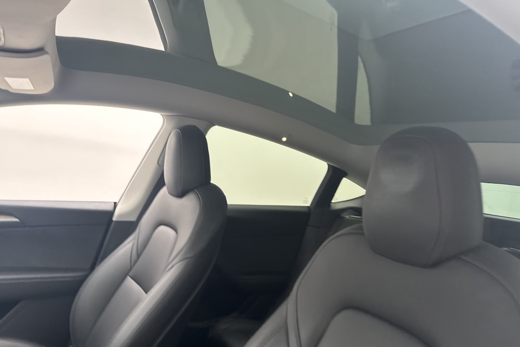 Tesla Model Y Long Range AWD Svensksåld AP Dragkrok MOMS