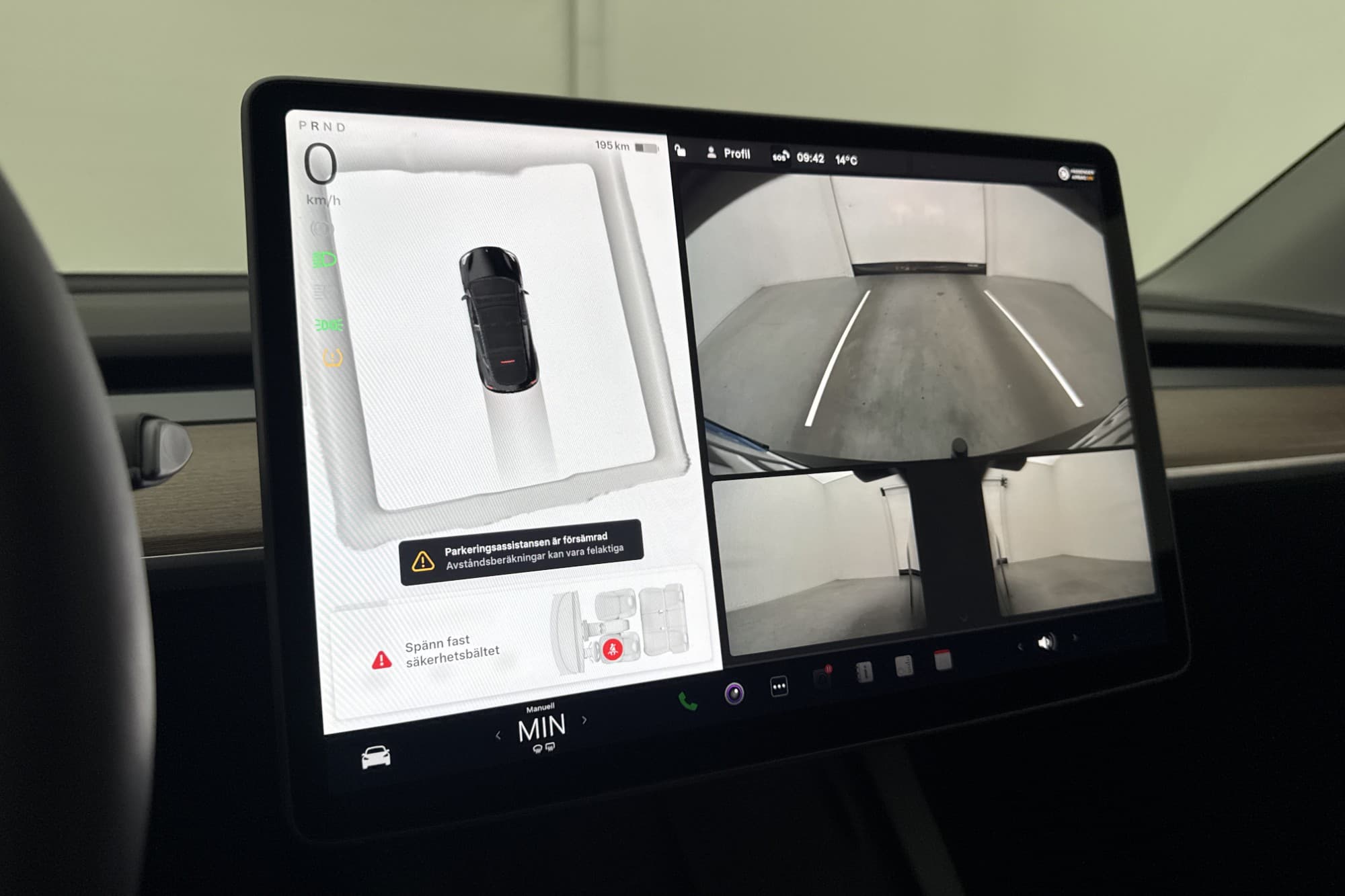 Tesla Model Y Long Range AWD Dragkrok Pano AP MOMS