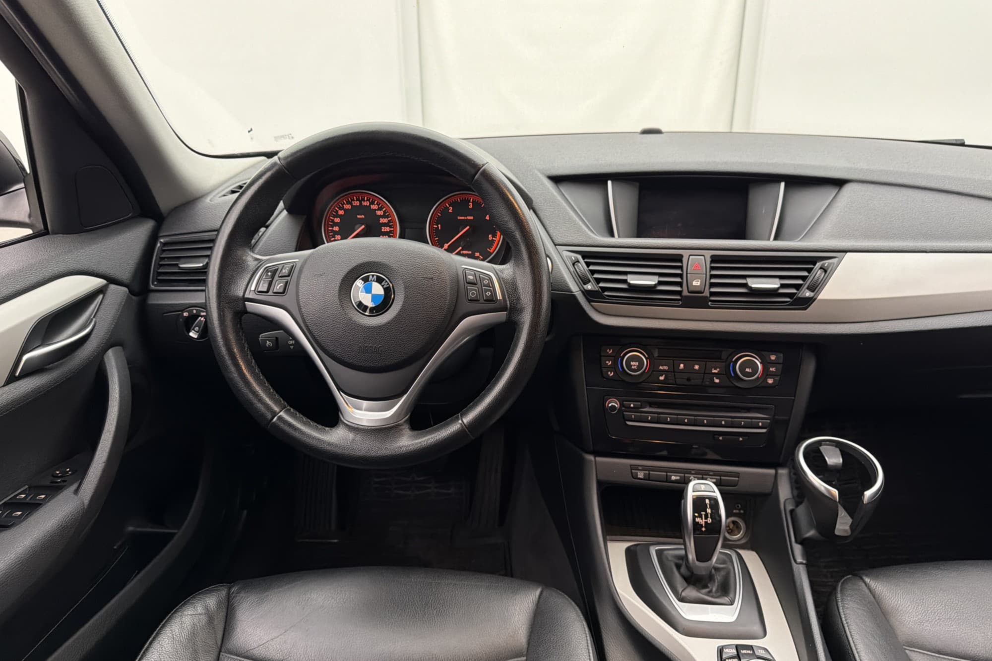 BMW X1 xDrive20d 184hk P-Sensorer Navi Skinn Farthållare 