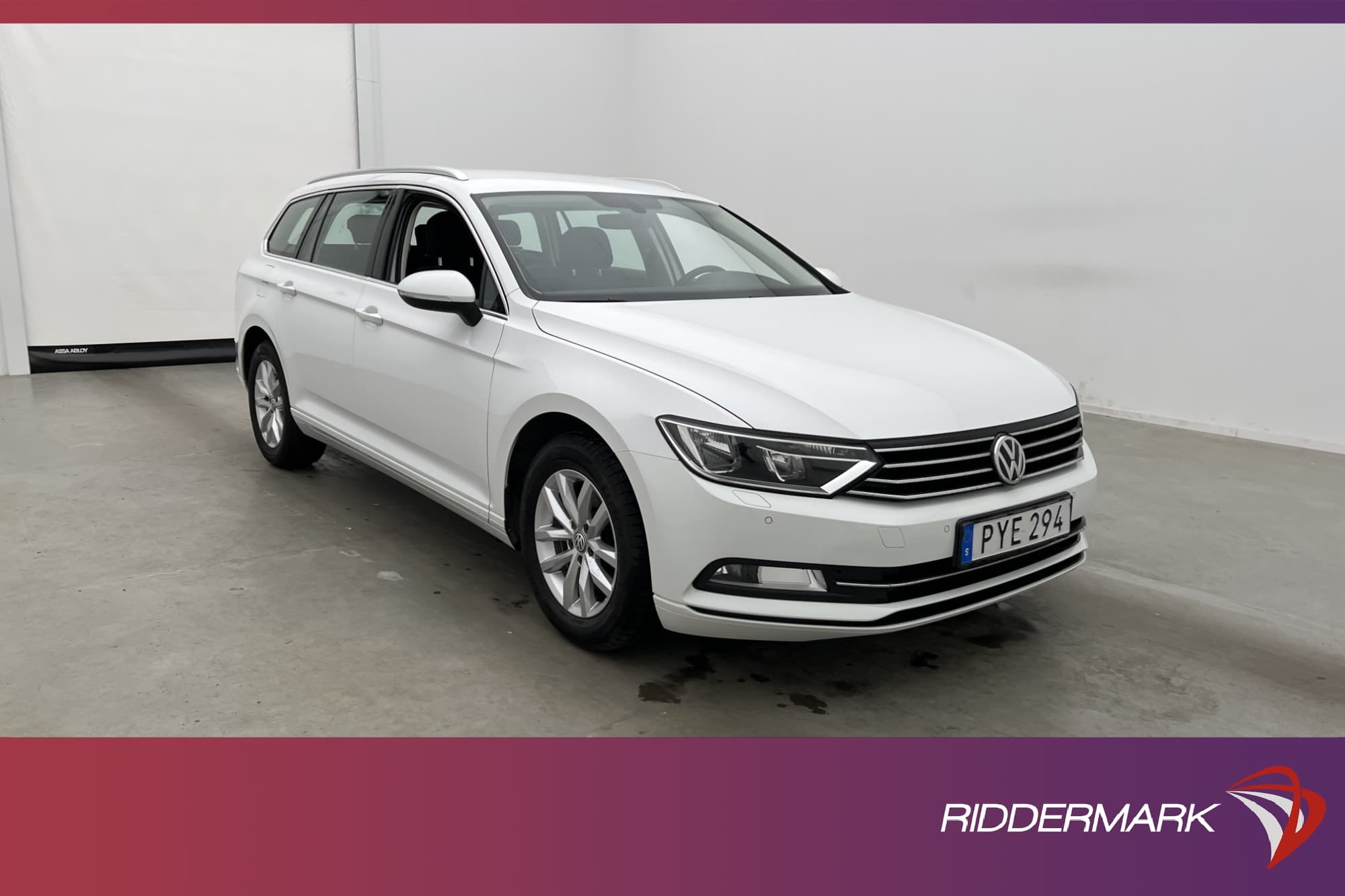 Volkswagen Passat 1.4 TSI 150hk Cockpit Kamera CarPlay Drag