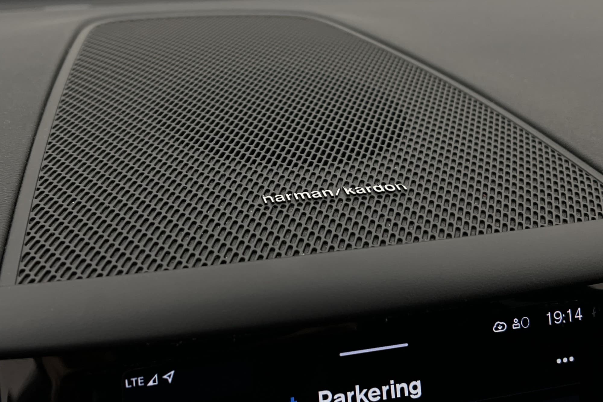 Volvo XC60 Recharge T6 AWD Core Bright Pano H/K Drag MOMS