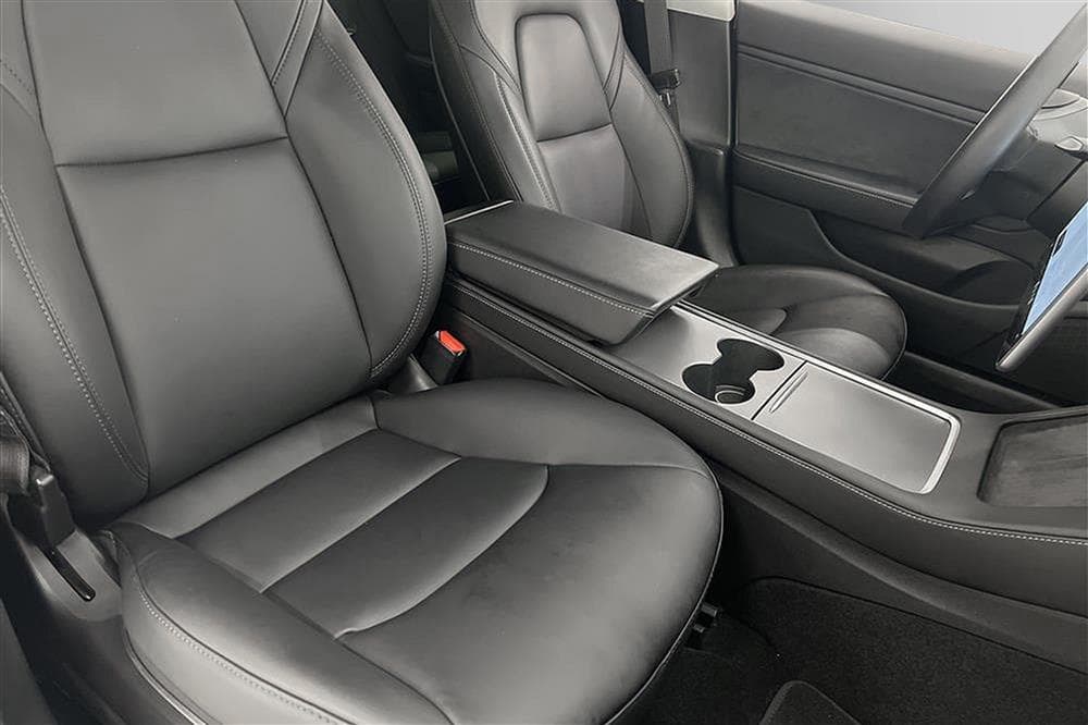 Tesla Model 3 Performance AWD Svensksåld Premiuminteriör