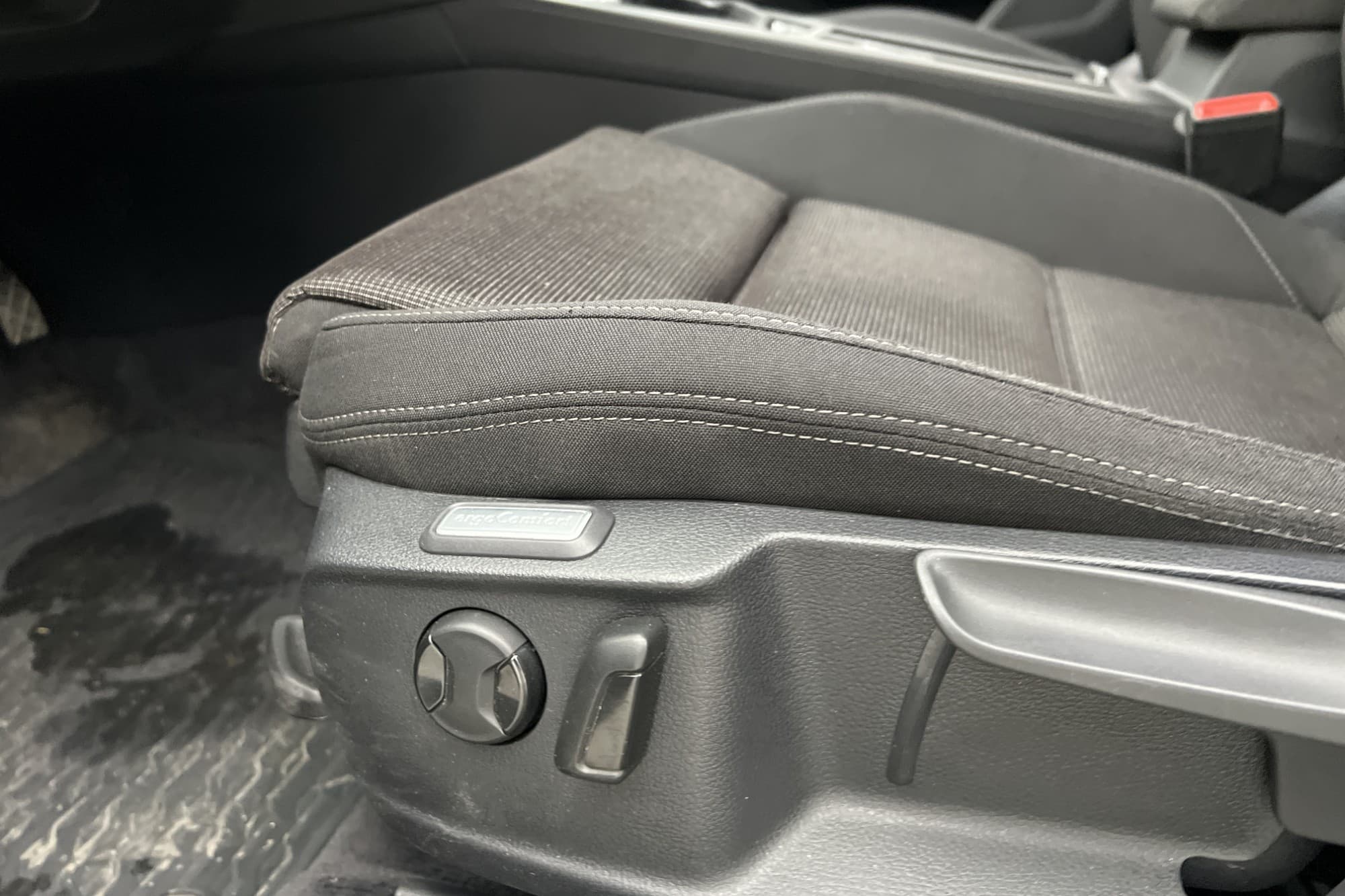Volkswagen Passat TDI 150hk Värmare Kamera CarPlay Dragkrok
