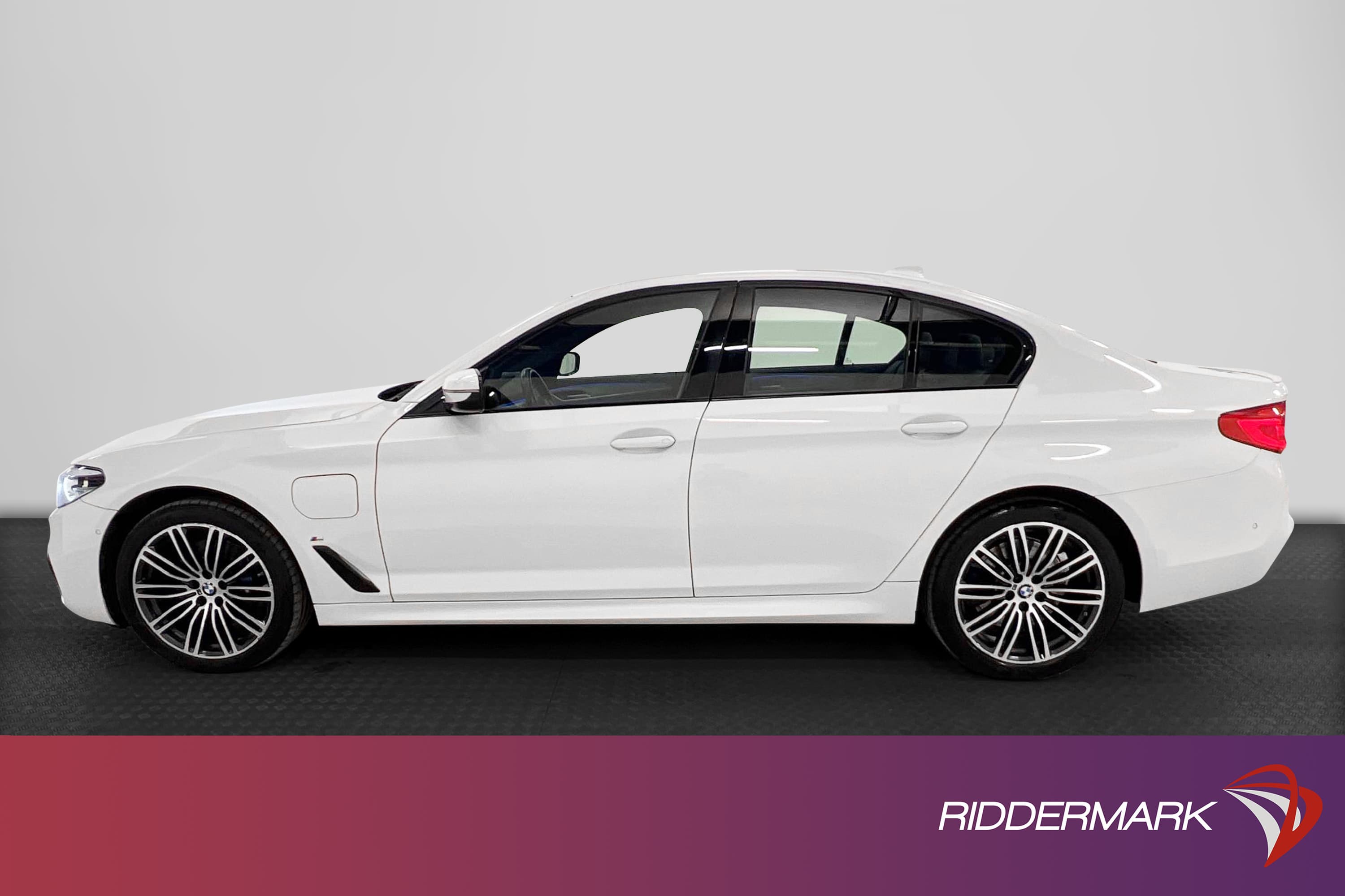 BMW 530e xDrive 252hk