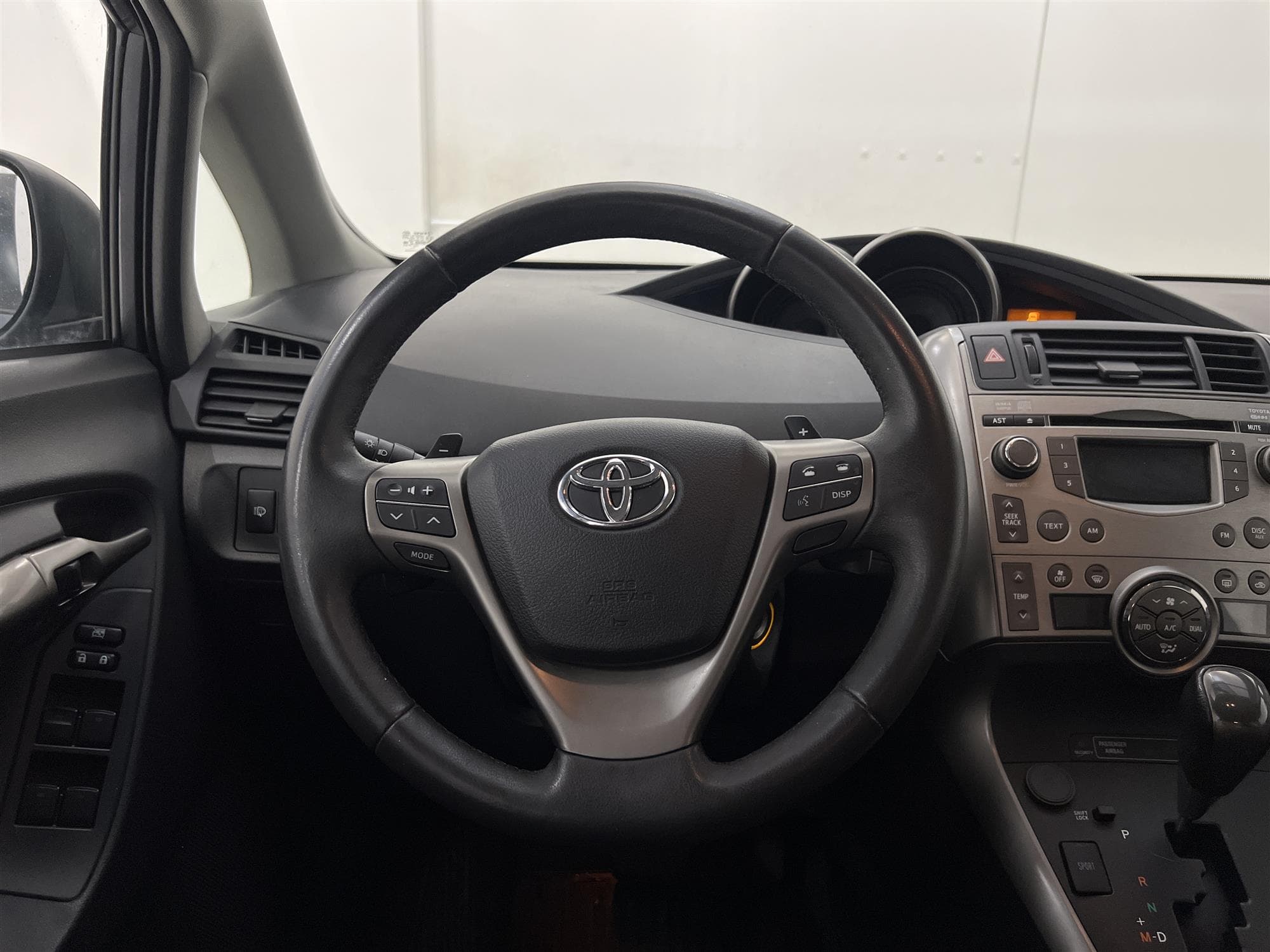 Toyota Verso 1.8 147hk 2 Brukare 7 Sits Drag PDC