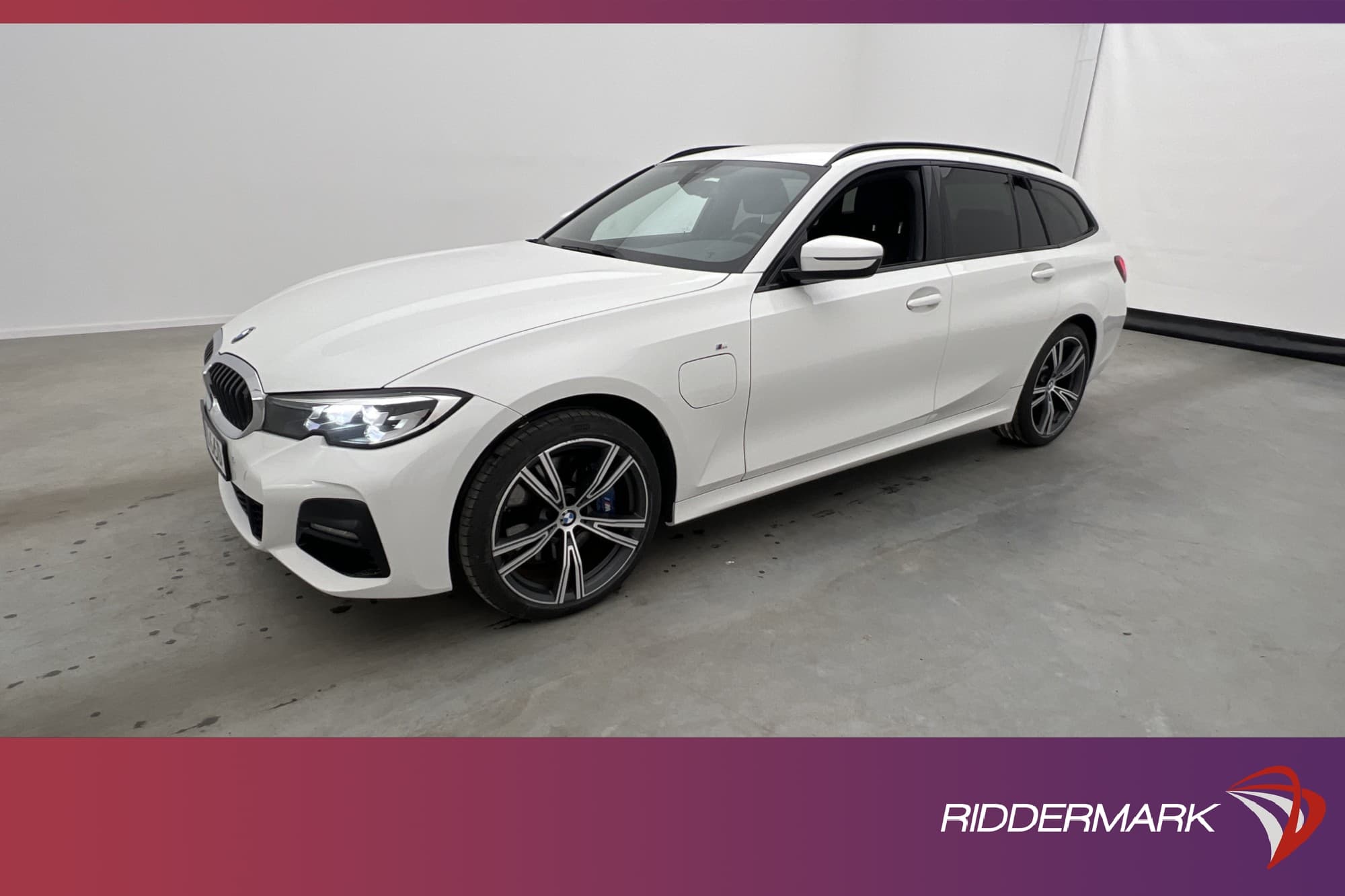 BMW 330e xDrive Touring 292hk