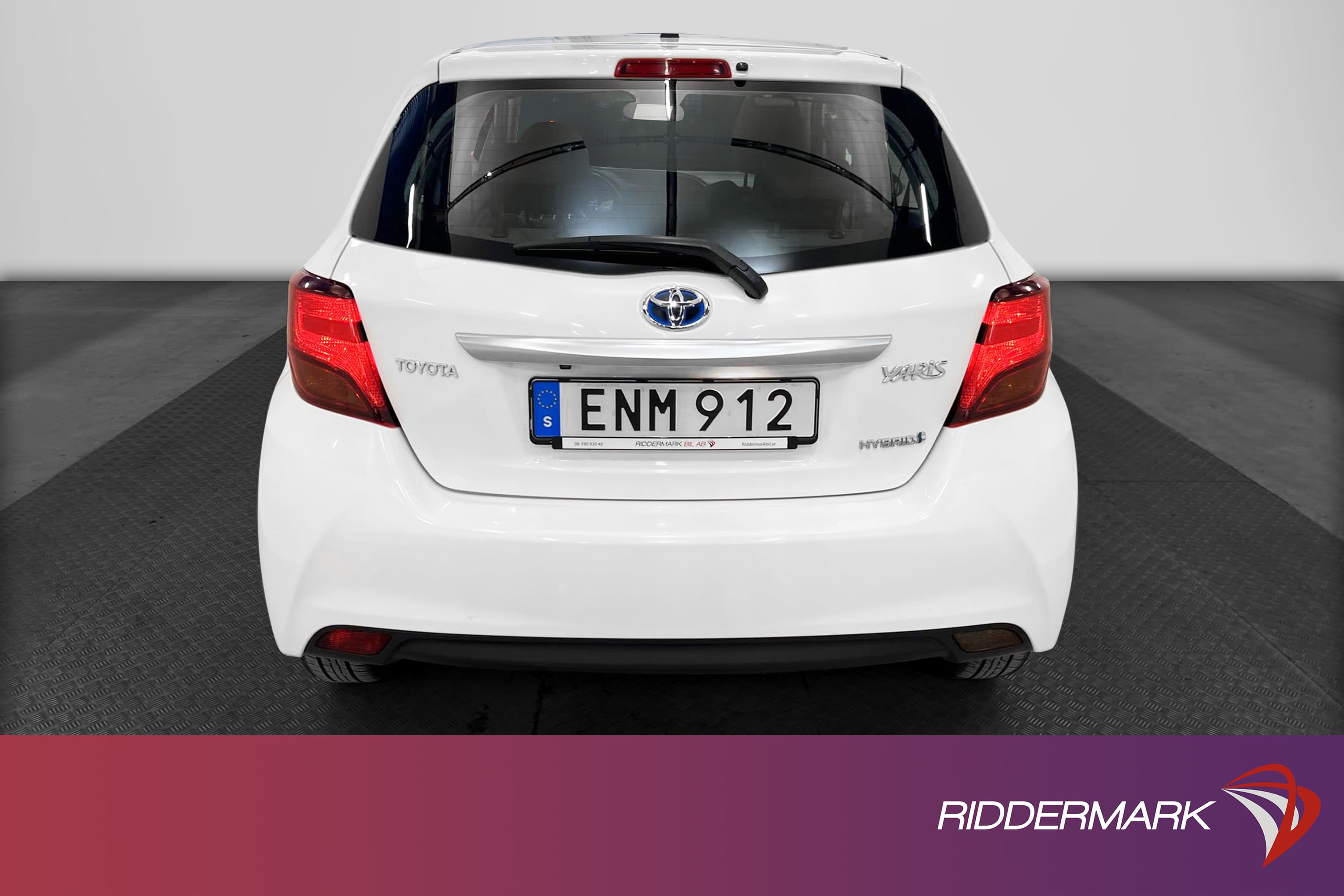 Toyota Yaris Hybrid e-CVT 101hk 2 Brukare B-Kam 360kr Skatt