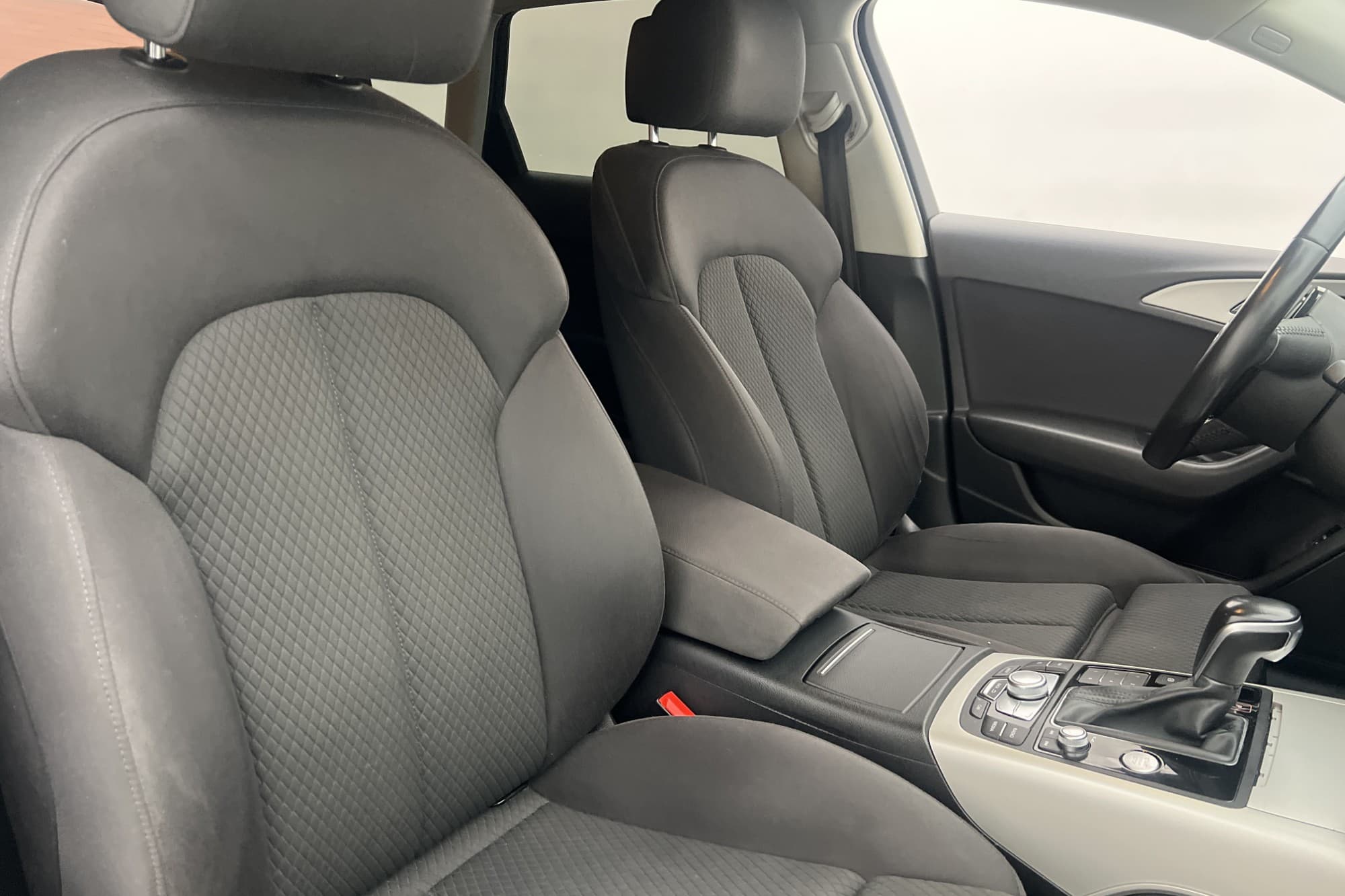 Audi A6 Avant 2.0 TDI 190hk Sport Edition P-Sensorer Drag