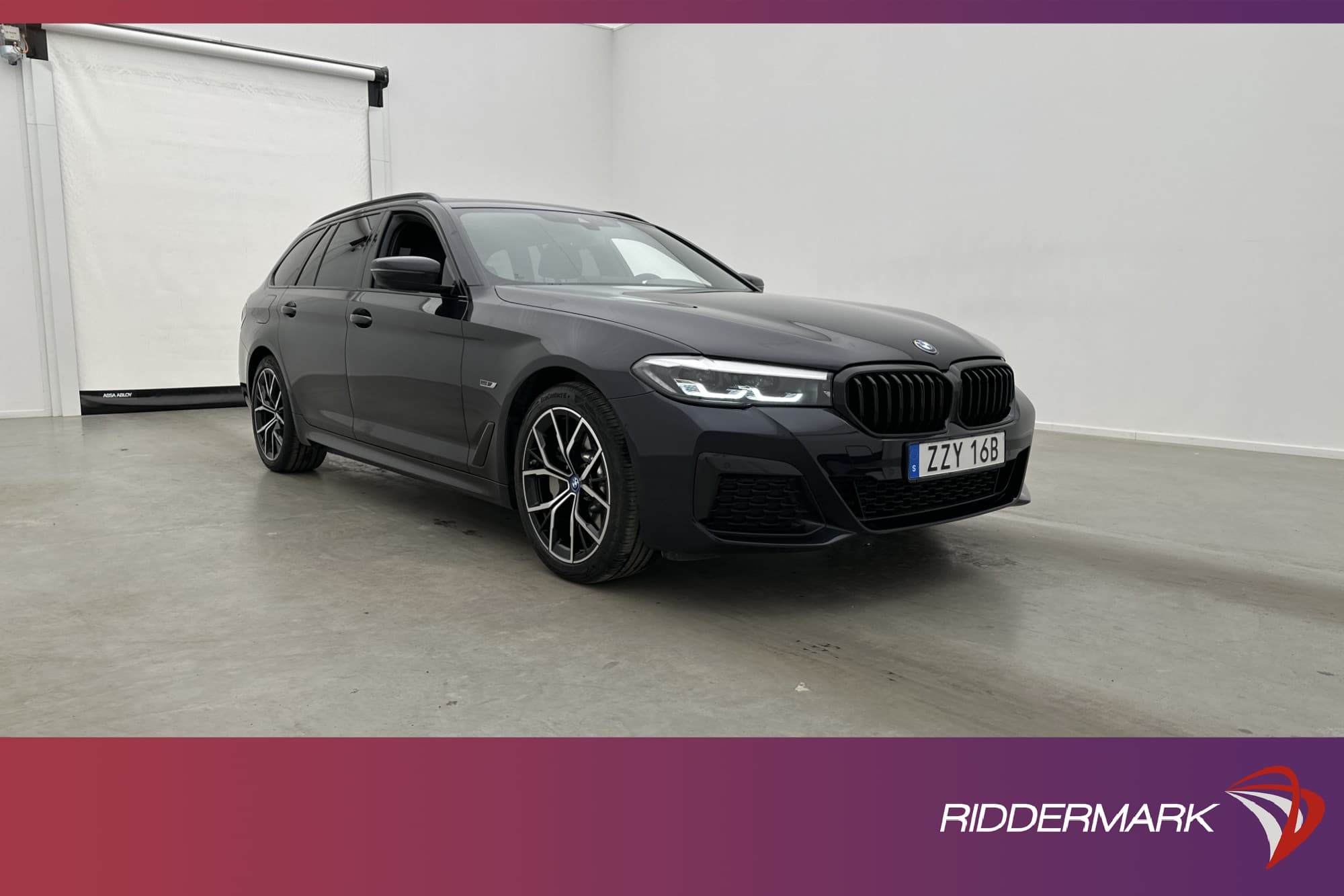 BMW 530e xDrive Touring M Sport Pano Värmare Kamera Drag