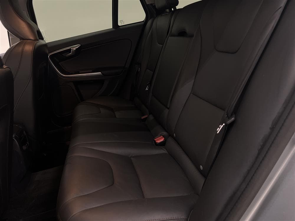 Volvo V60 D4 AWD Cross Country Summum VOC Värmare T-lucka