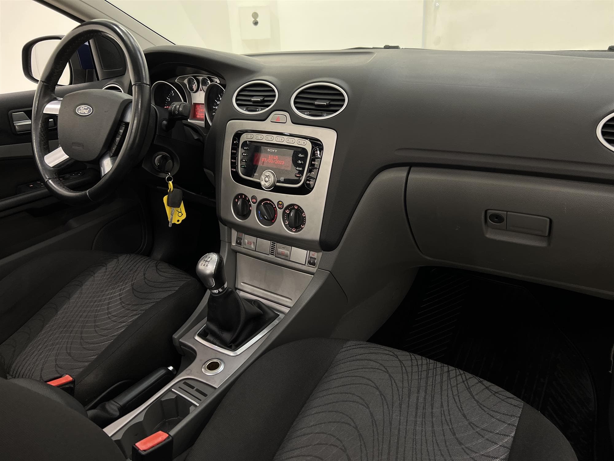 Ford Focus CC 1.6 100hk Luxury Låg Skatt 