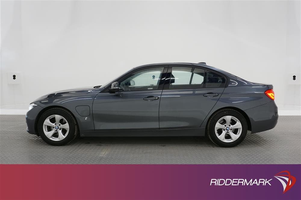 BMW 330e Sedan 252hk