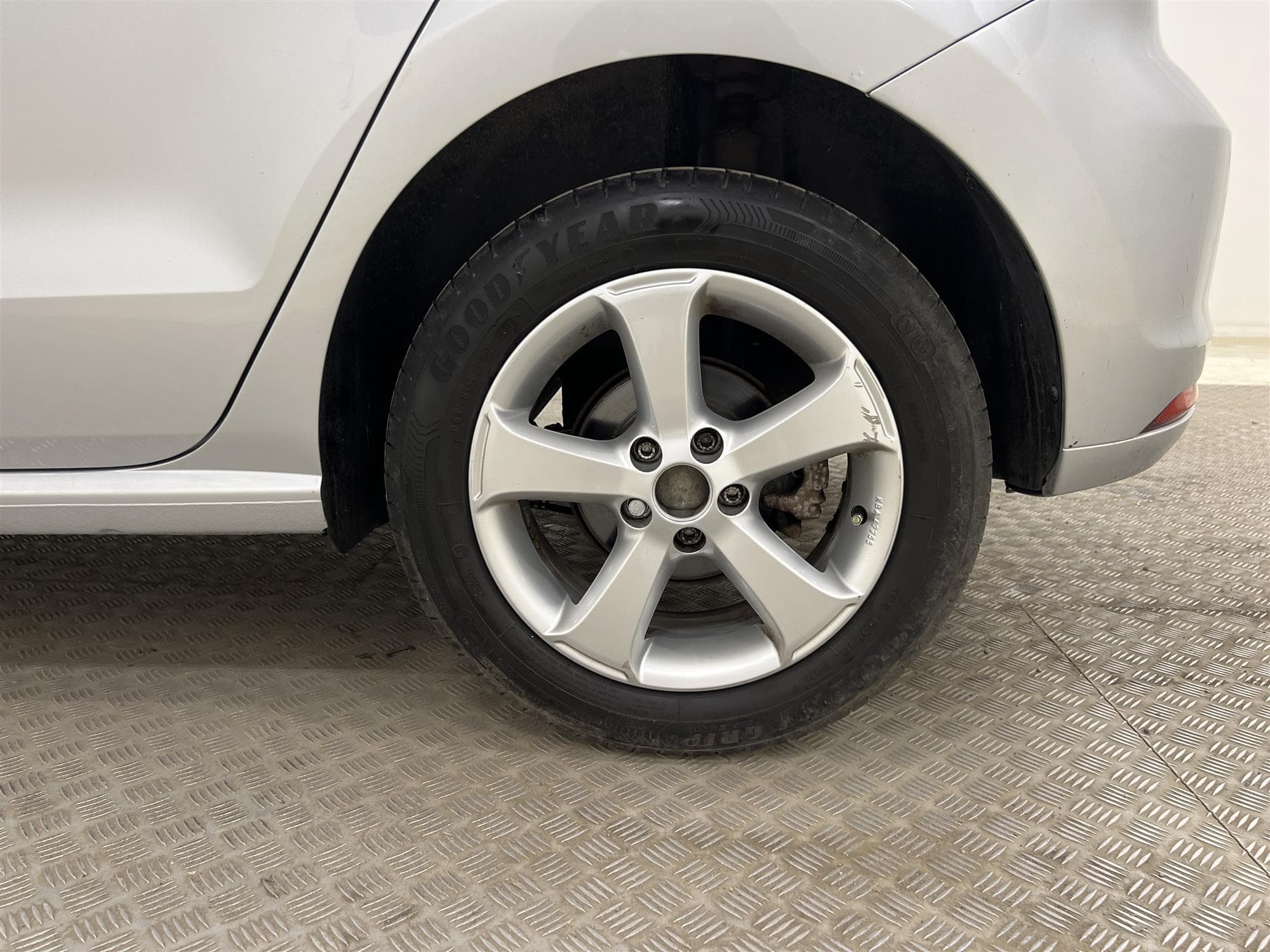 Volkswagen Polo 1.2 TSI 90hk Låg Skatt Nybes 0,40L/mil