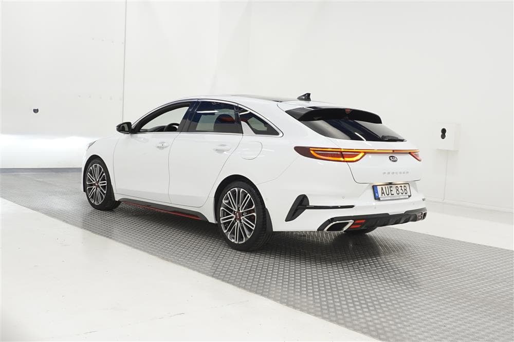 Kia ProCeed GT 1.6 T-GDi 204hk Cockpit Pano JBL Navi B-Kamexteriör