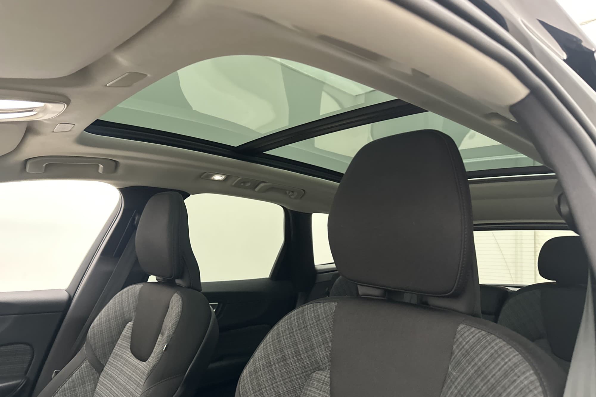 Volvo XC60 T6 350hk AWD Core Värm Kamera CarPlay Drag MOMS