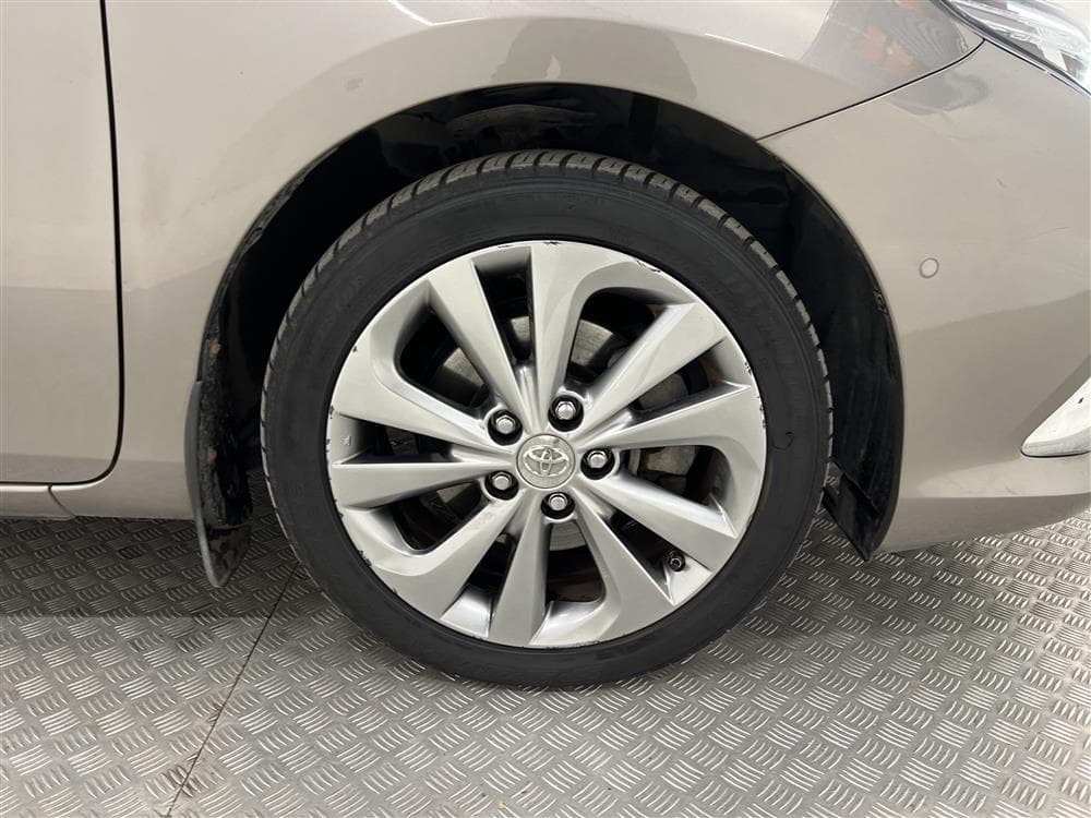 Toyota Auris 1.8 Hybrid 136hk M-Värm H-Skinn B-Kam 0,39L/mil