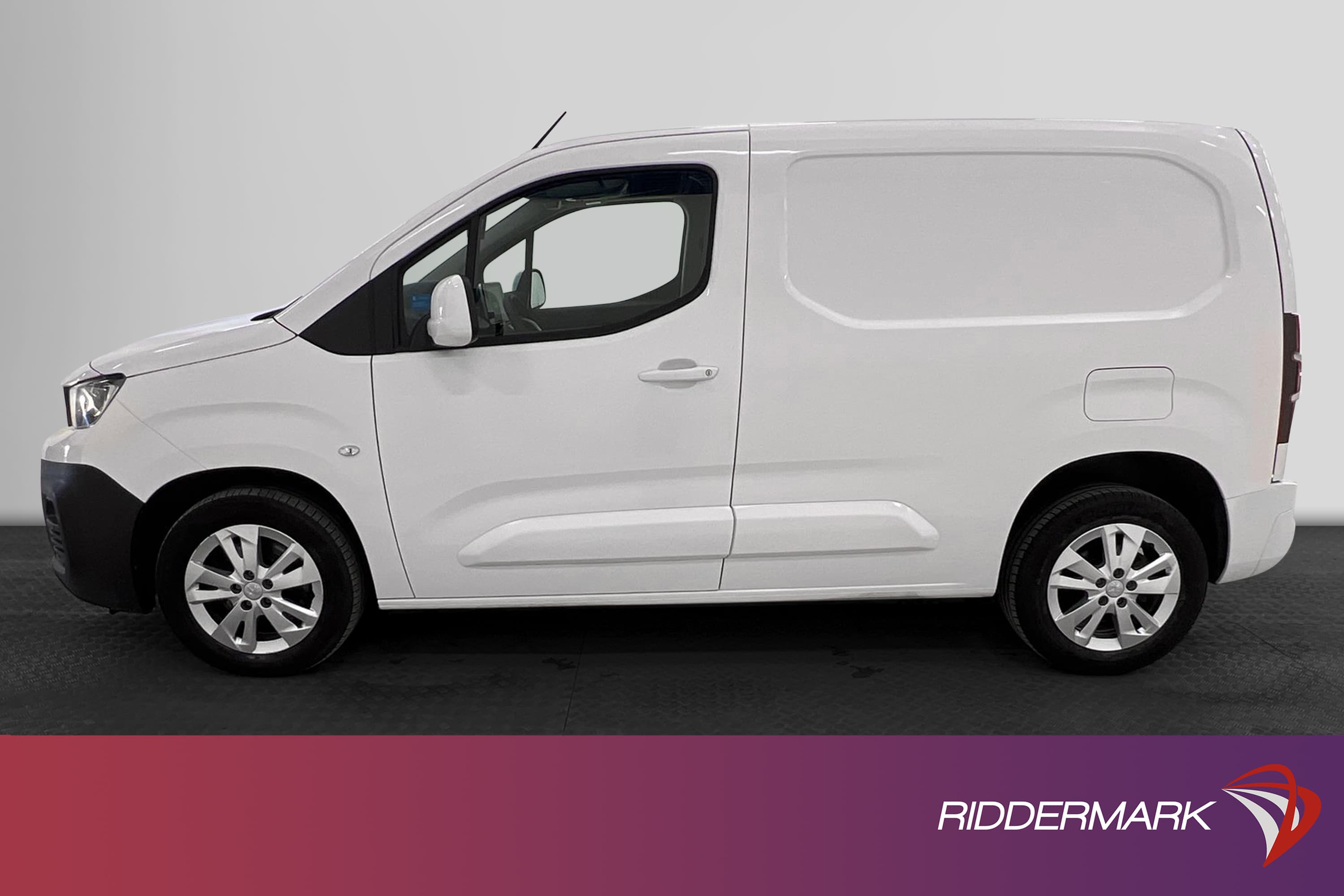 Peugeot Partner 1.5 102hk Värmare Drag Navi B-kamera Moms