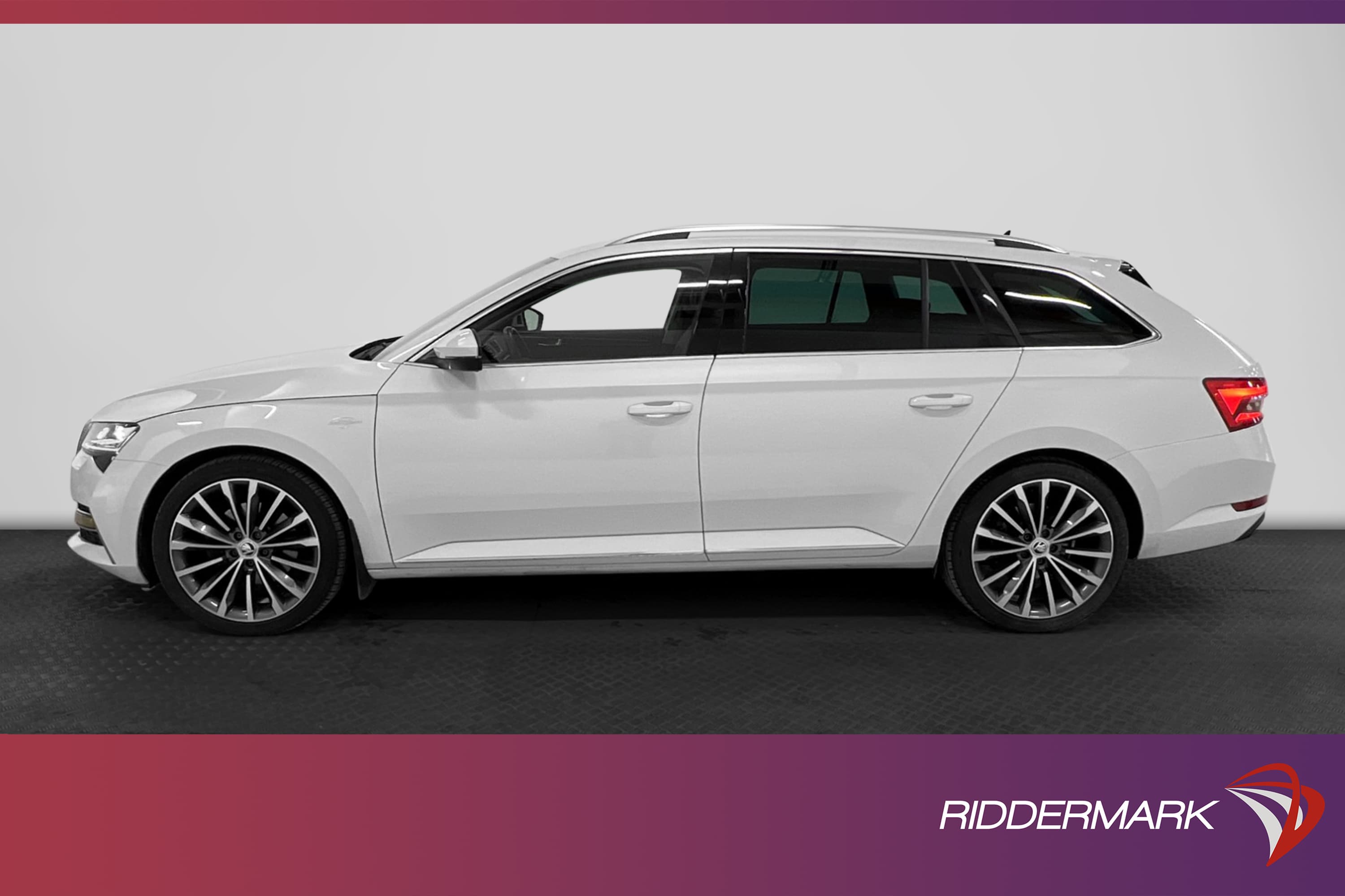 Skoda  Superb iV Plug-in 218hk