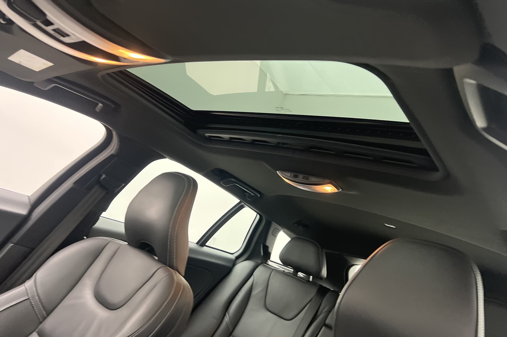 Volvo V60 D5 R-Design Taklucka VOC H/K Värmare Kamera Skinn