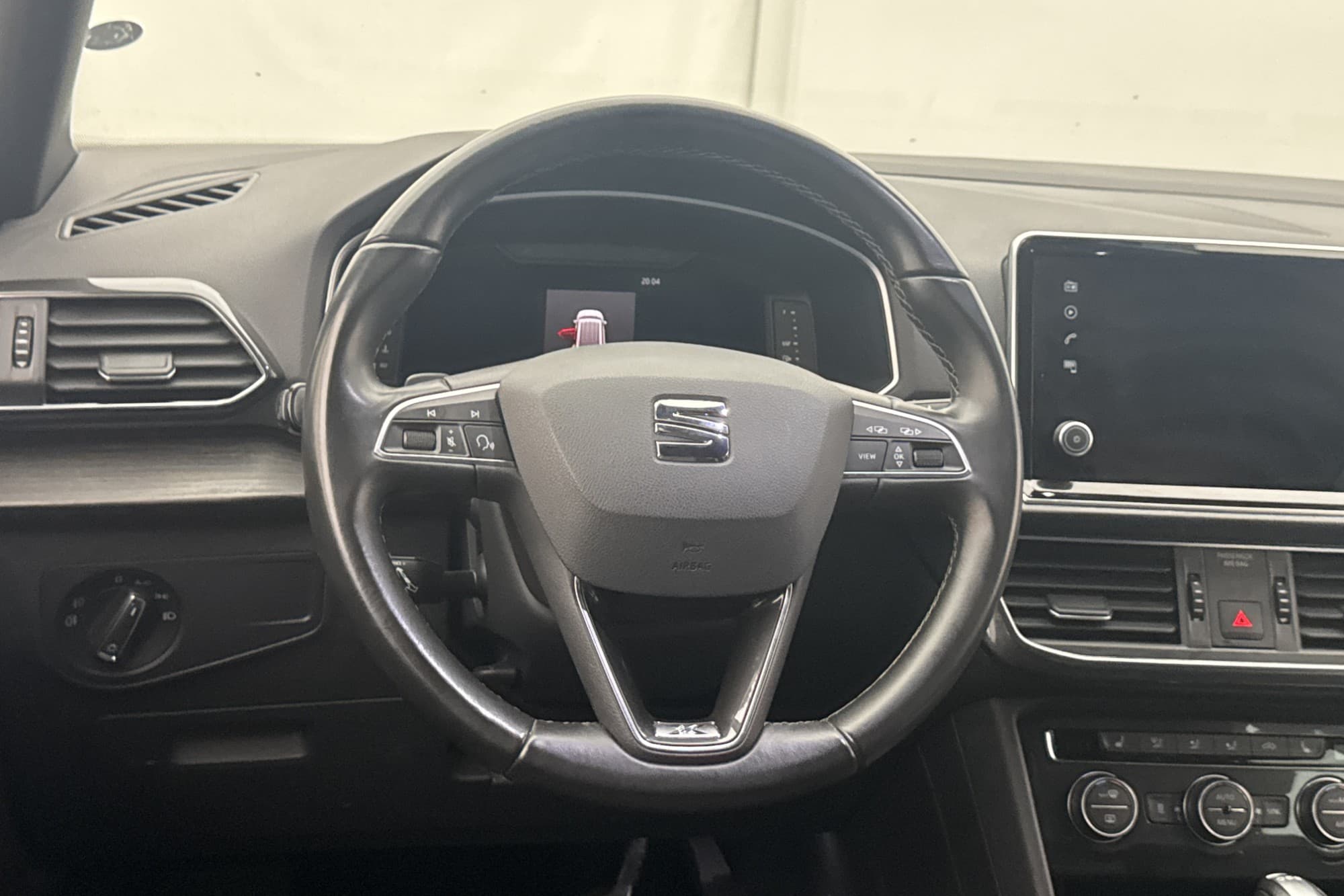 SEAT Tarraco 4D Xcellence 7-Sits Värmare Cockpit Kamera Drag