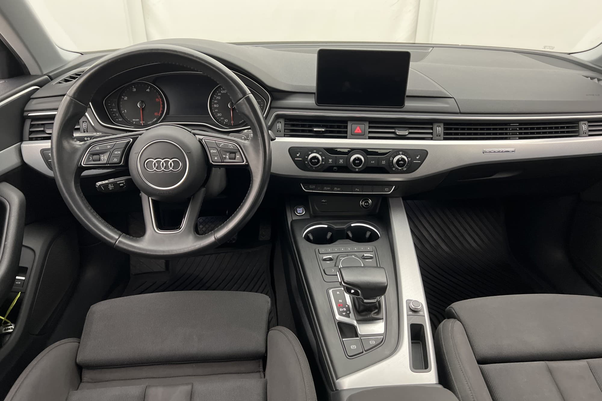 Audi A4 Sedan Sedan 40 TDI Quattro 190hk Proline P-Sensorer