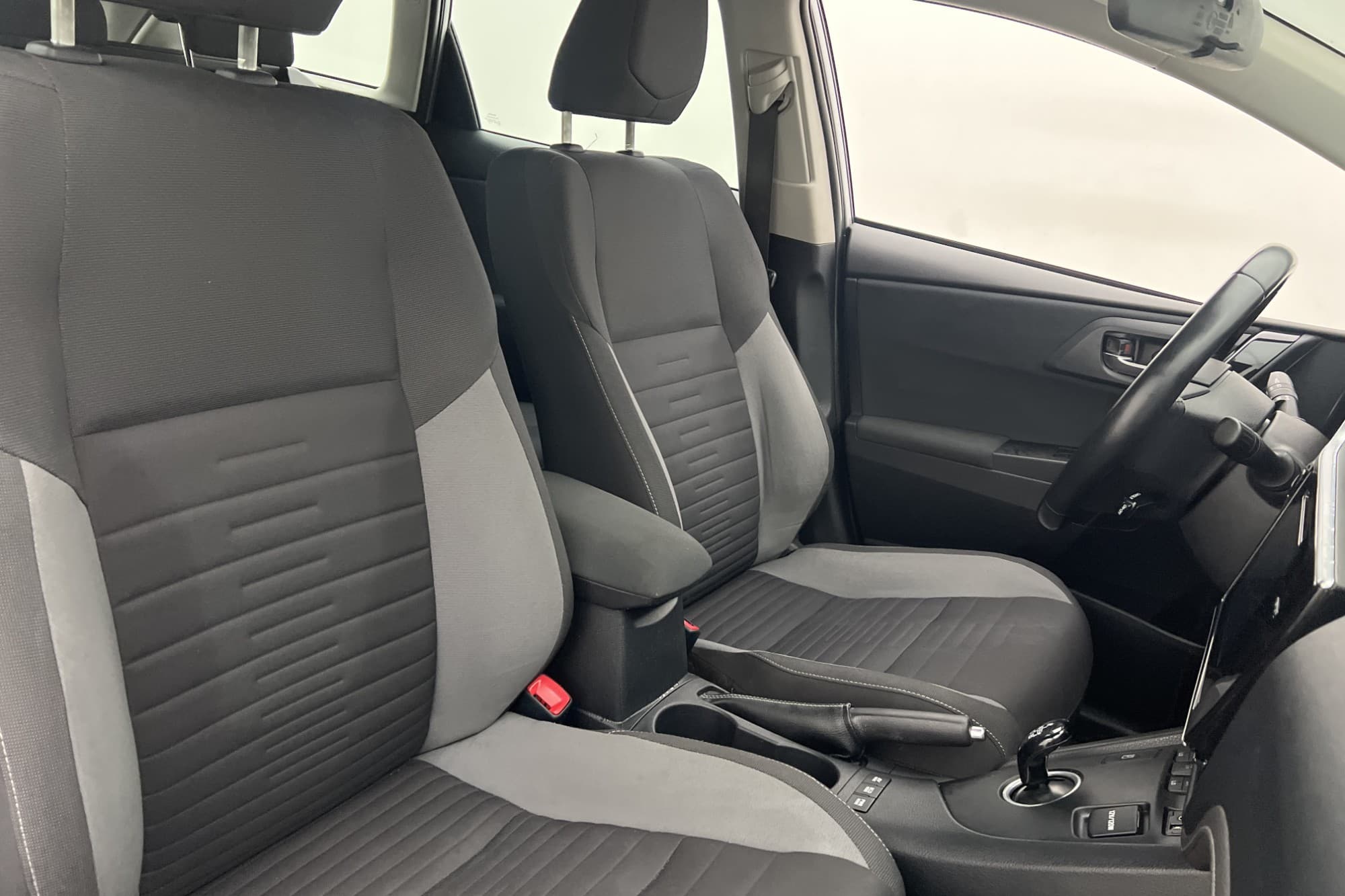 Toyota Auris TS Hybrid e-CVT 136hk Kamera M&K-Värmare 