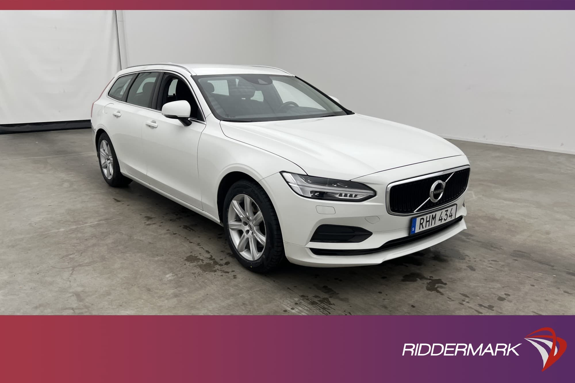 Volvo V90 D4