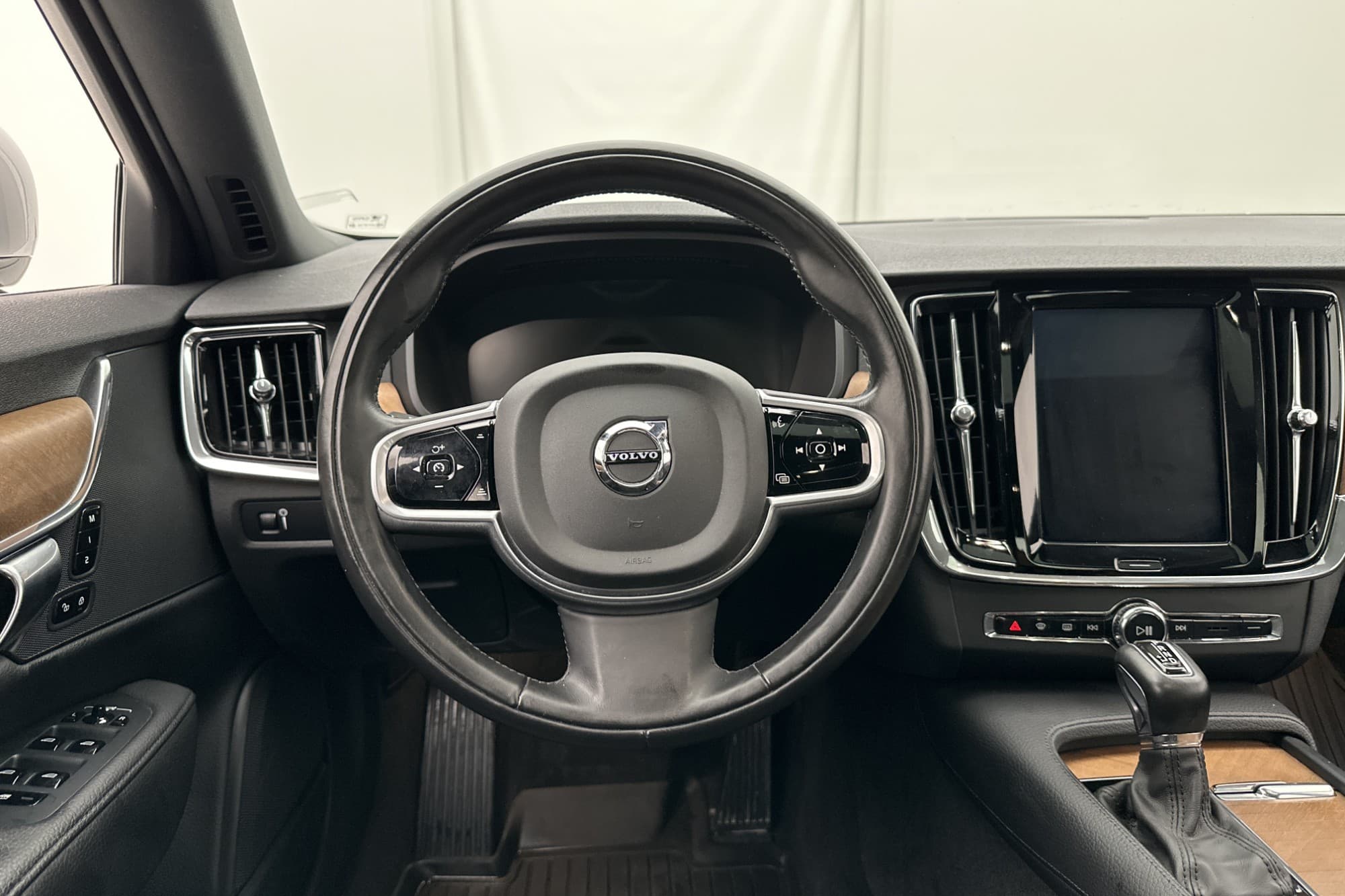 Volvo S90 T5 Inscription VOC Taklucka Kamera Värm Navi Skinn